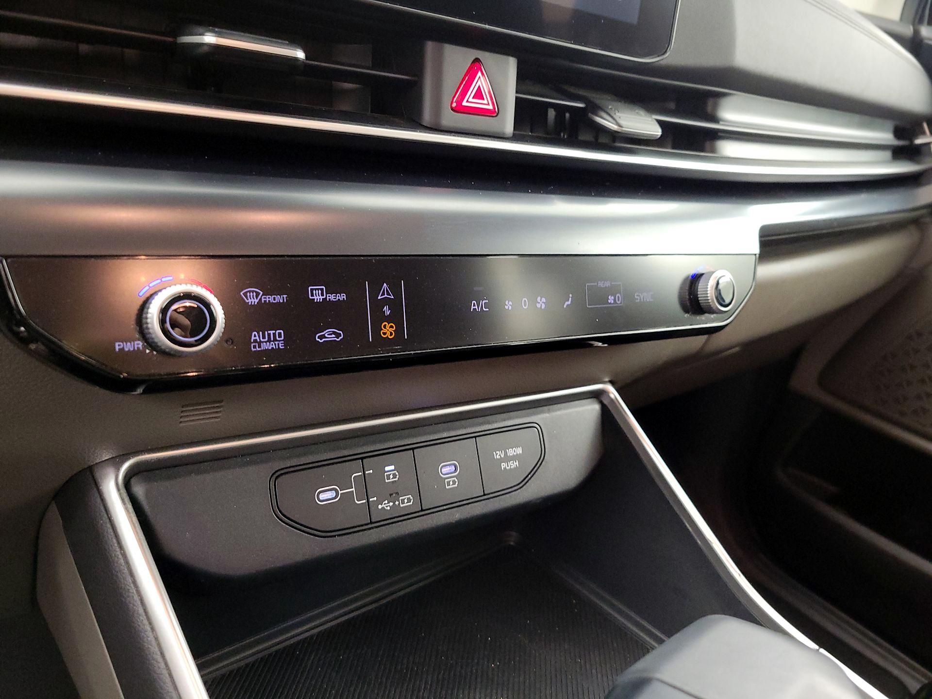 Thumbnail: 2025 Kia Carnival - 16