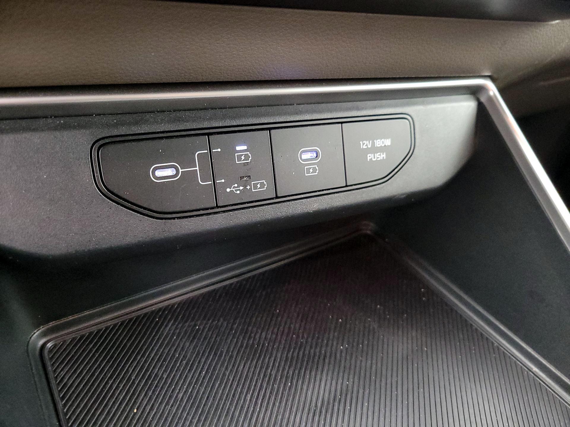 Thumbnail: 2025 Kia Carnival - 18