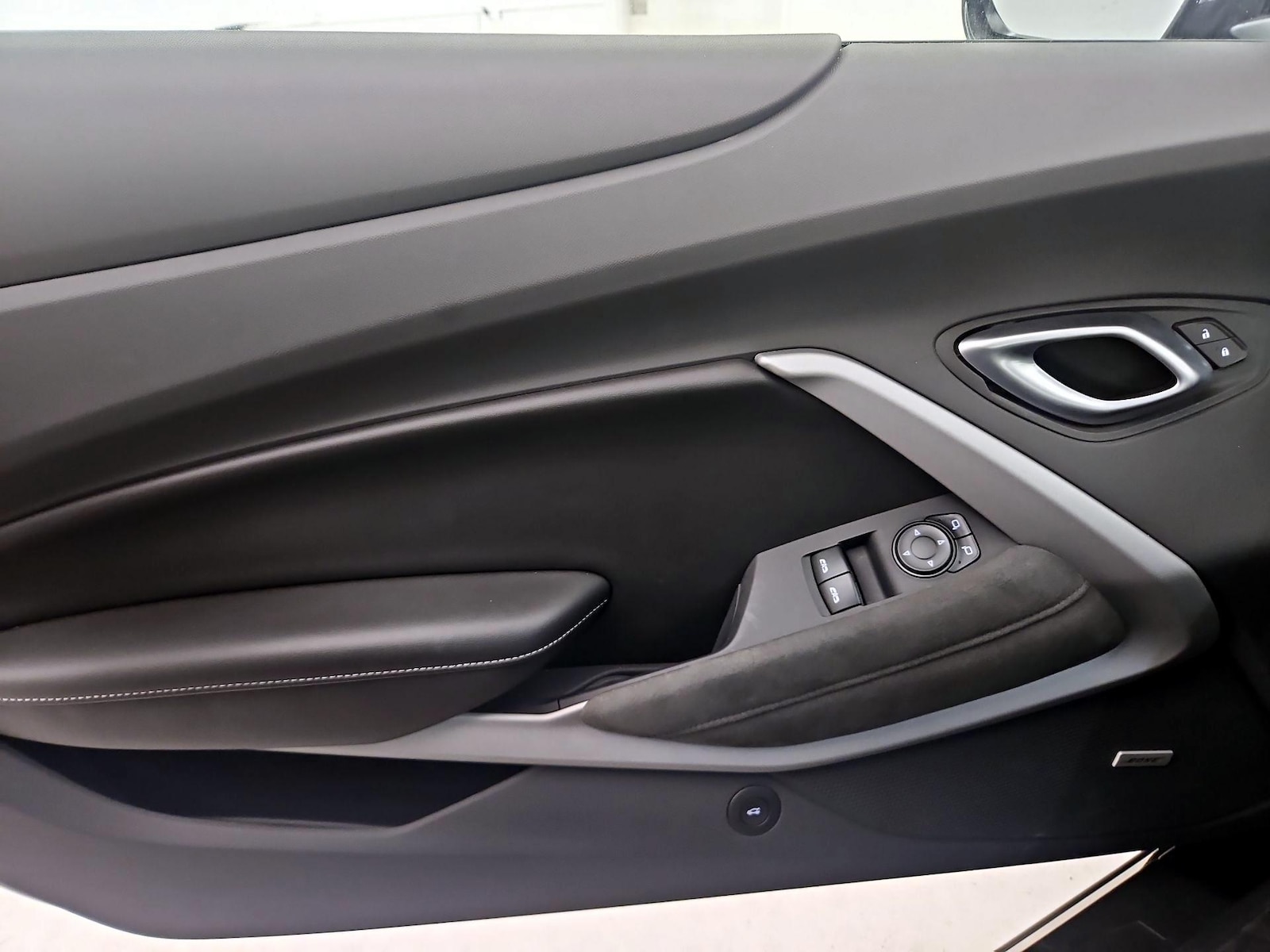 2023 Chevrolet Camaro 2LT - Photo 13