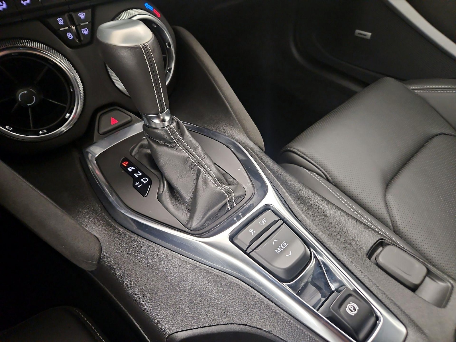 2023 Chevrolet Camaro 2LT - Photo 17