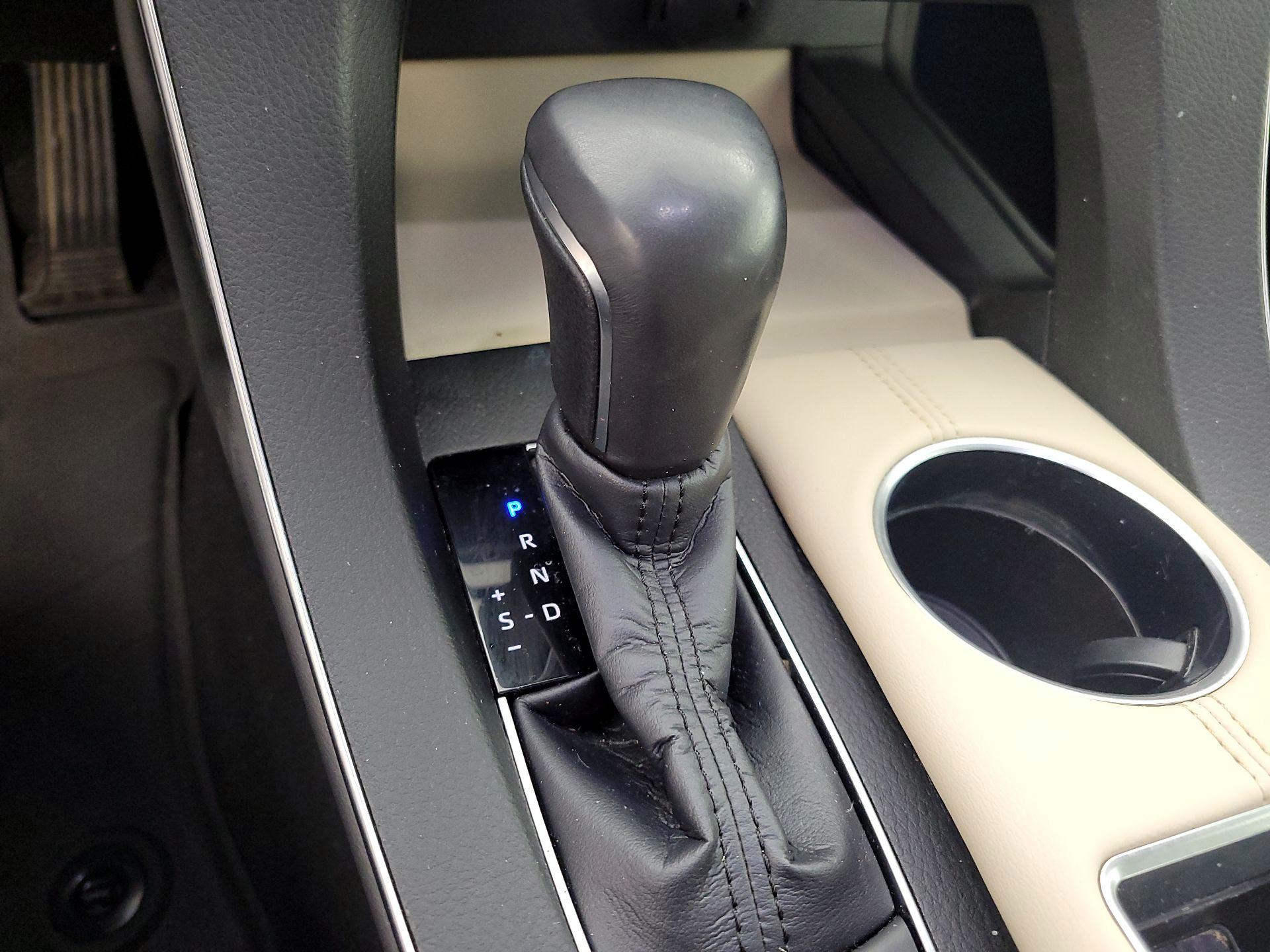 Thumbnail: 2020 Toyota Avalon - 18
