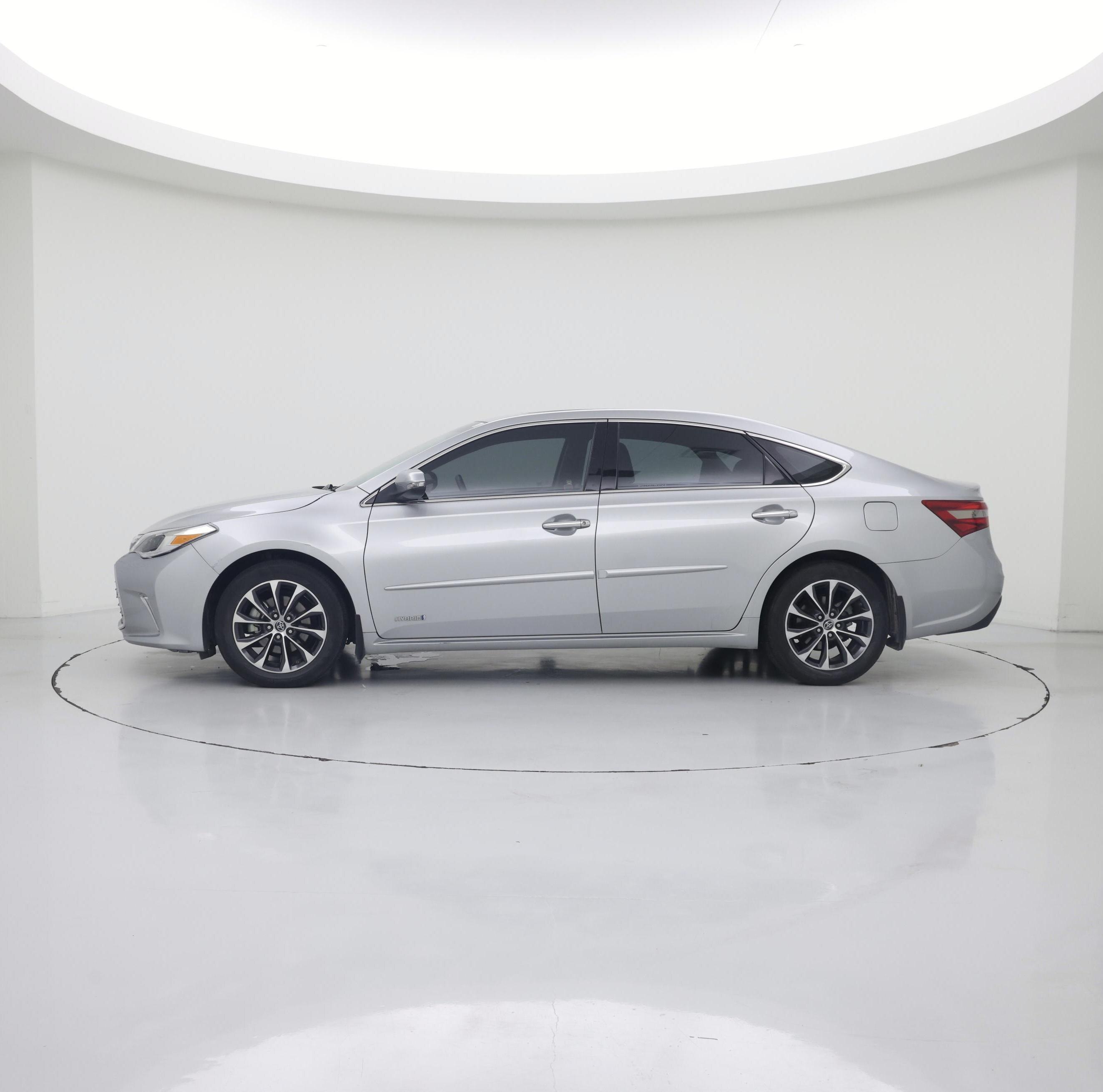 Thumbnail: 2016 Toyota Avalon - 3
