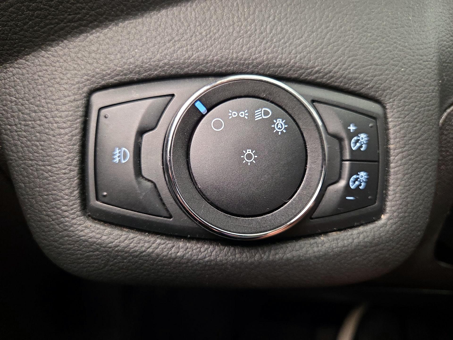 Thumbnail: 2014 Ford Escape - 13
