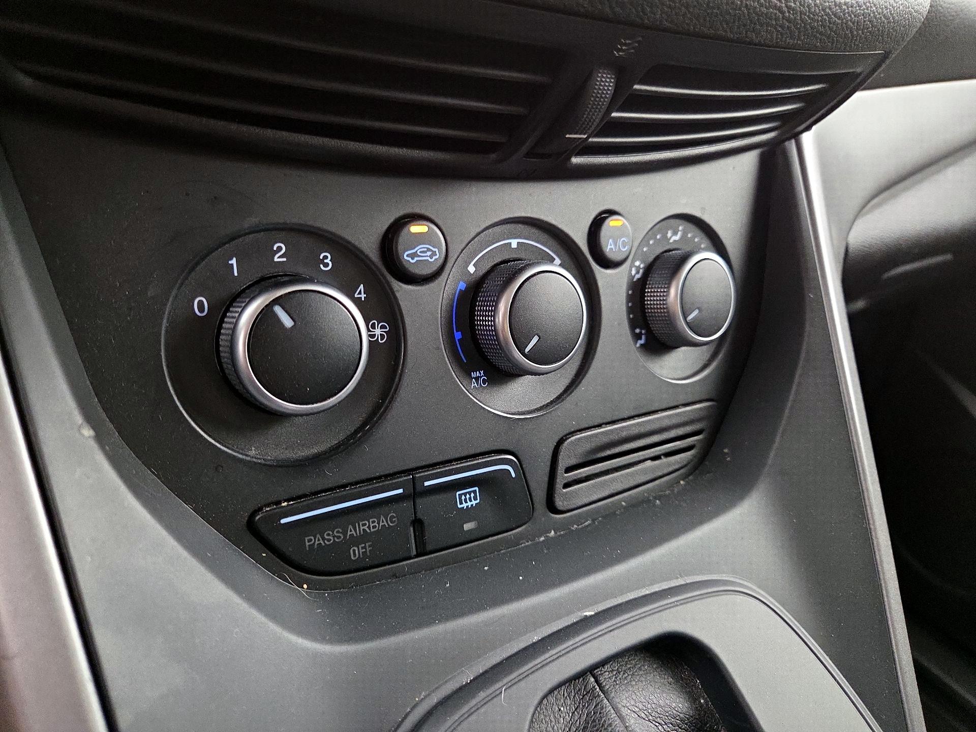 Thumbnail: 2014 Ford Escape - 16