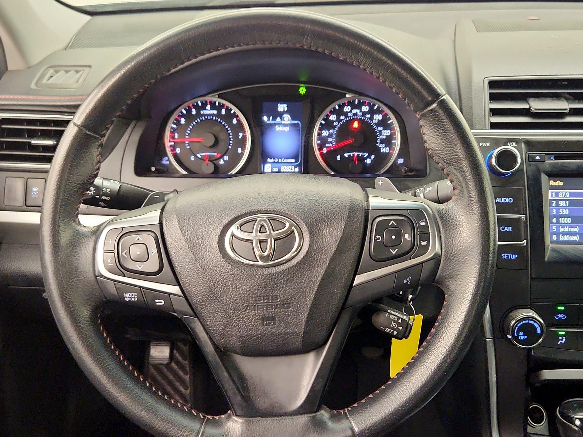 Thumbnail: 2015 Toyota Camry - 10