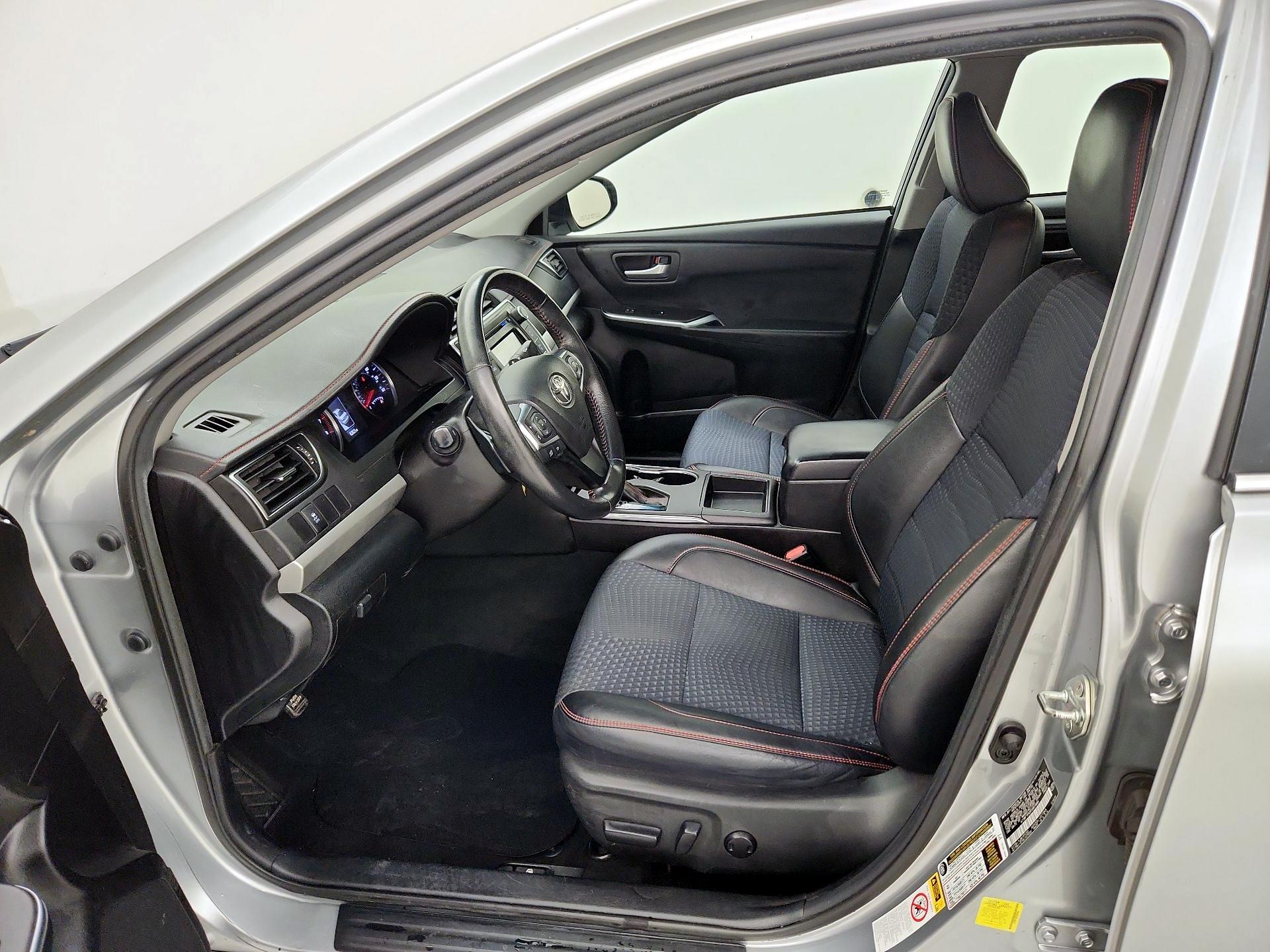 Thumbnail: 2015 Toyota Camry - 11