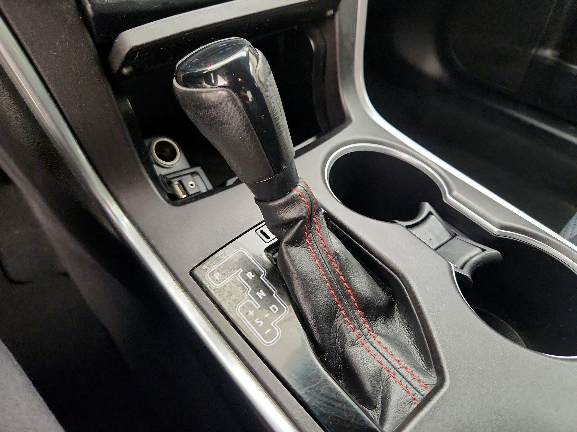 Thumbnail: 2015 Toyota Camry - 17