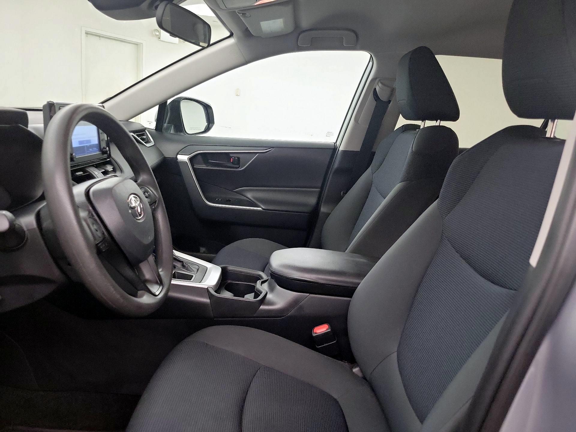 Thumbnail: 2019 Toyota RAV4 - 11