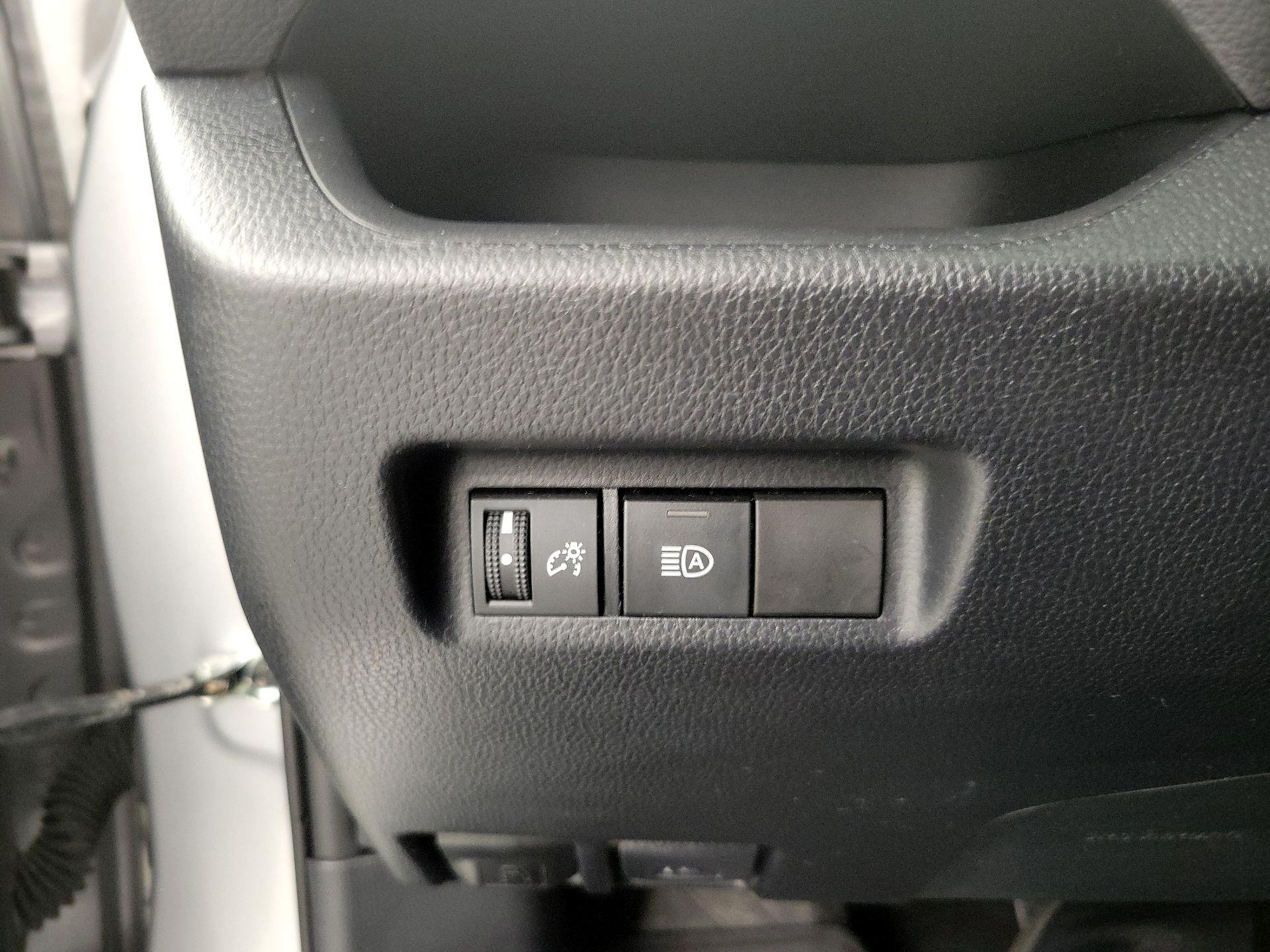 Thumbnail: 2019 Toyota RAV4 - 13