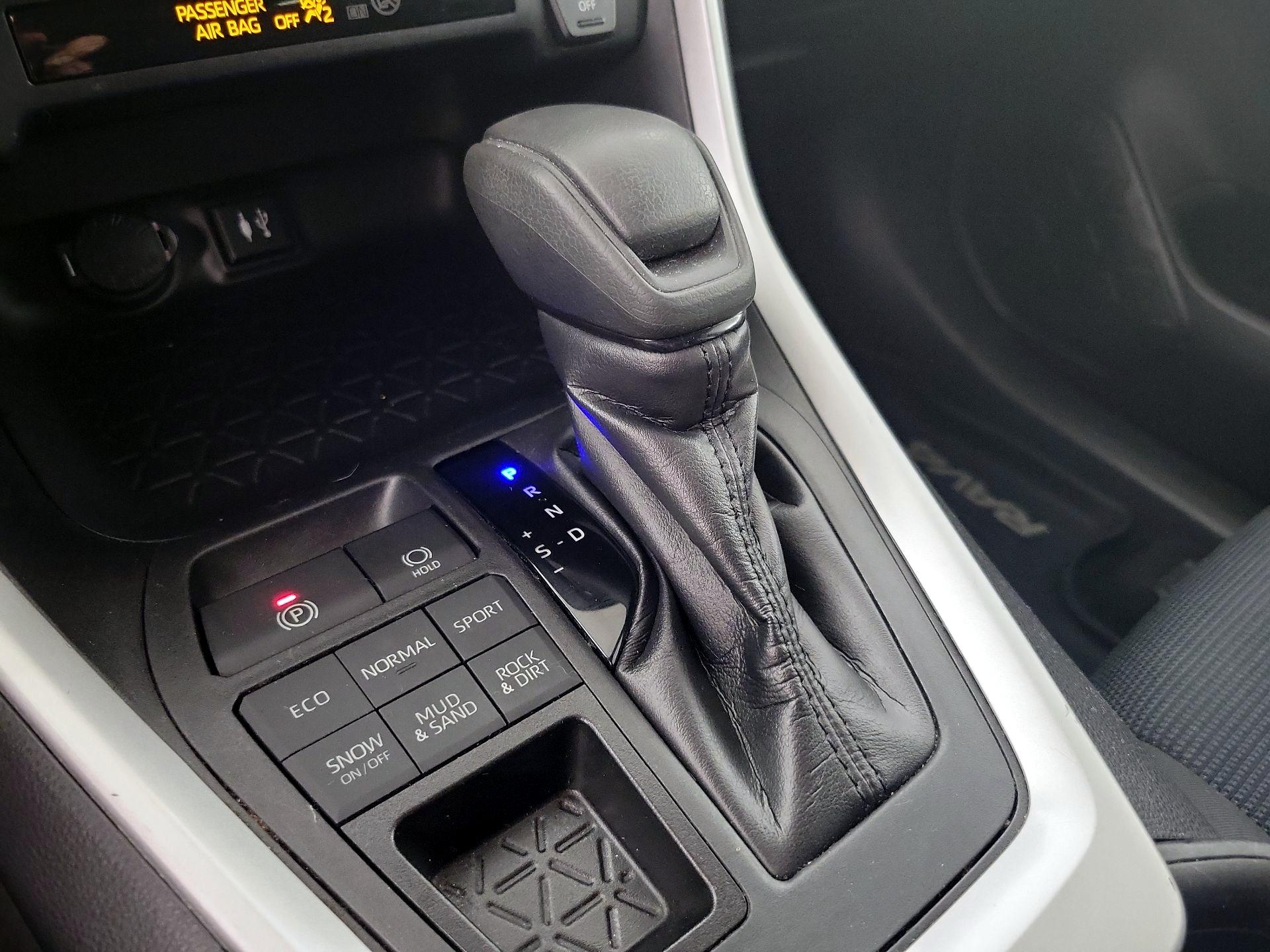 Thumbnail: 2019 Toyota RAV4 - 18