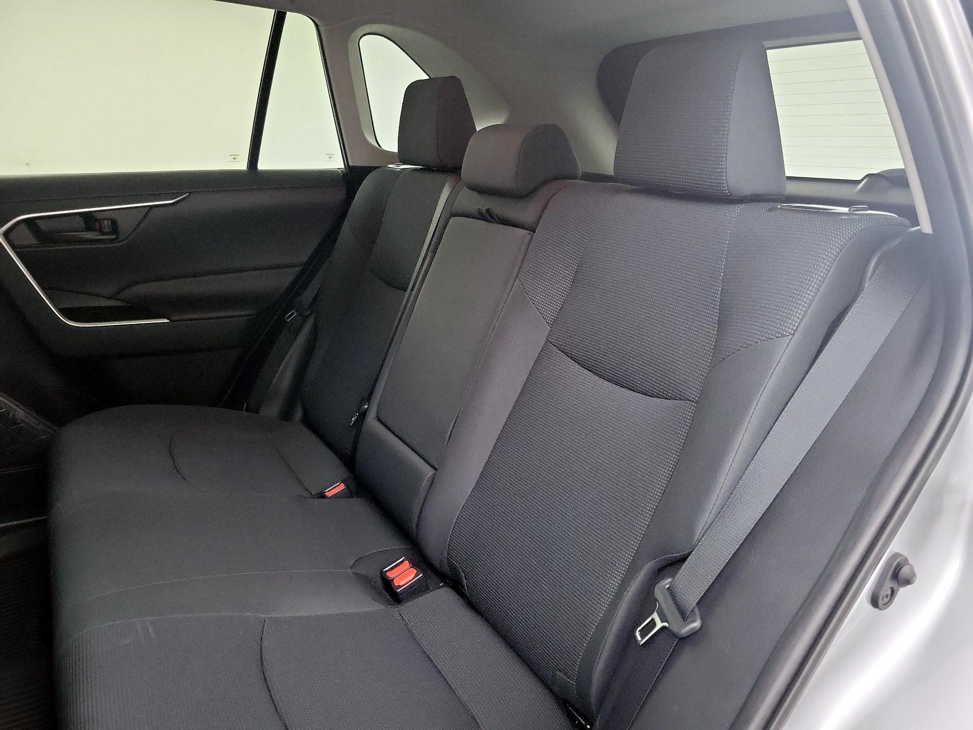 Thumbnail: 2019 Toyota RAV4 - 20