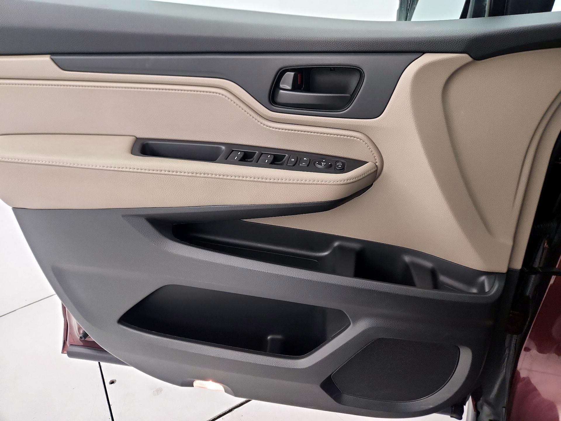 Thumbnail: 2019 Honda Odyssey - 12