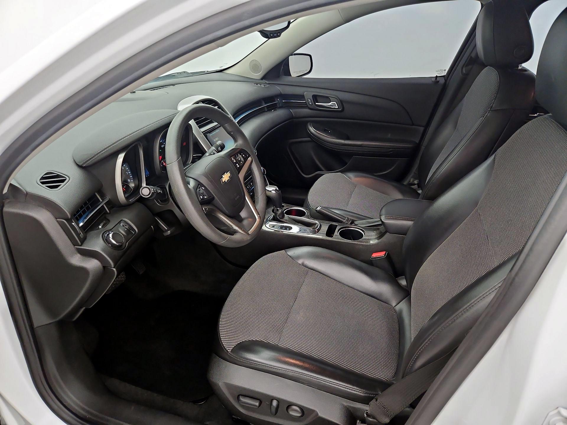 Thumbnail: 2016 Chevrolet Malibu - 11