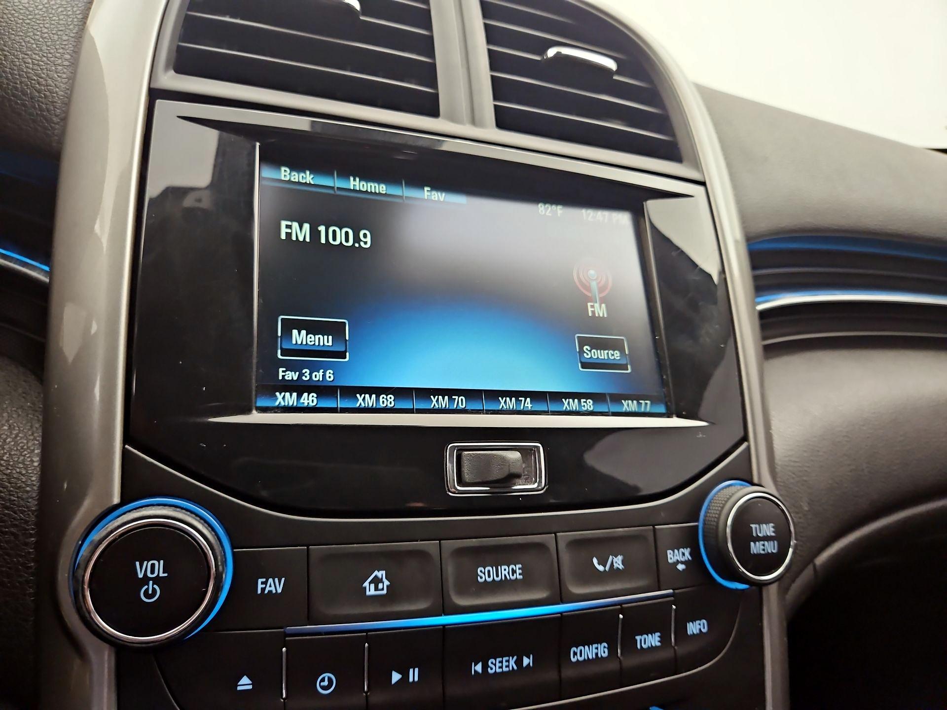 Thumbnail: 2016 Chevrolet Malibu - 15