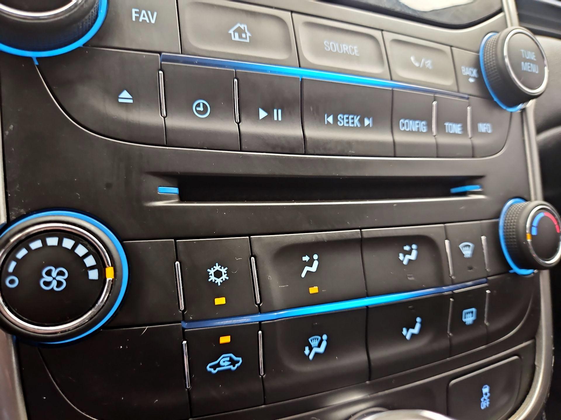 Thumbnail: 2016 Chevrolet Malibu - 16