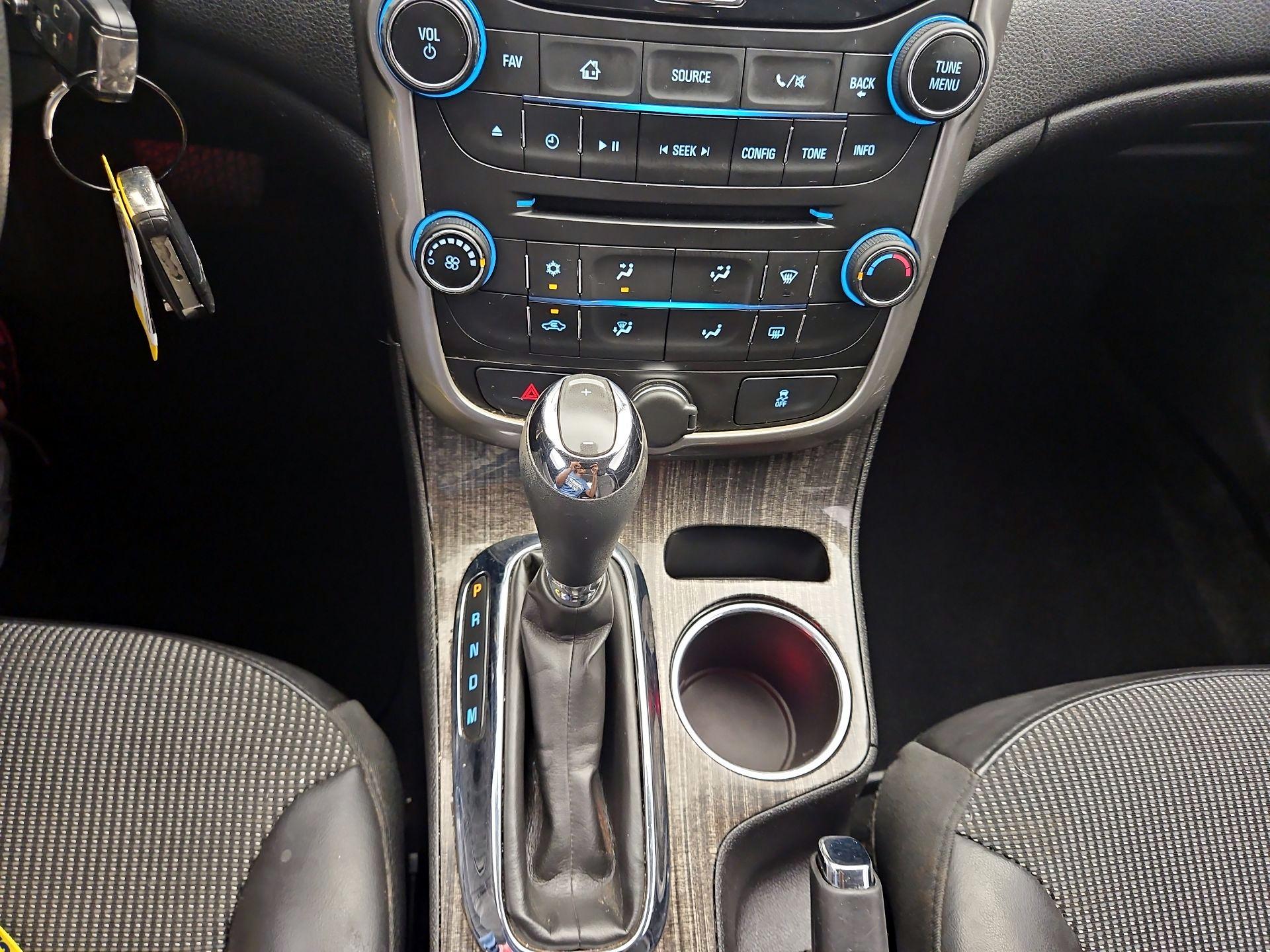 Thumbnail: 2016 Chevrolet Malibu - 17
