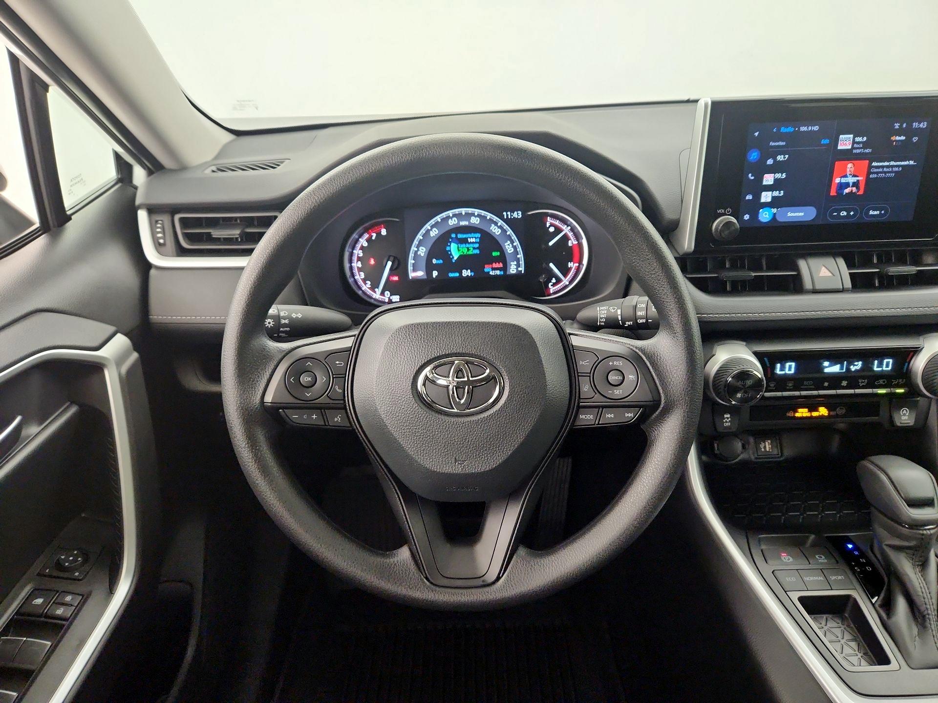 Thumbnail: 2025 Toyota RAV4 - 10
