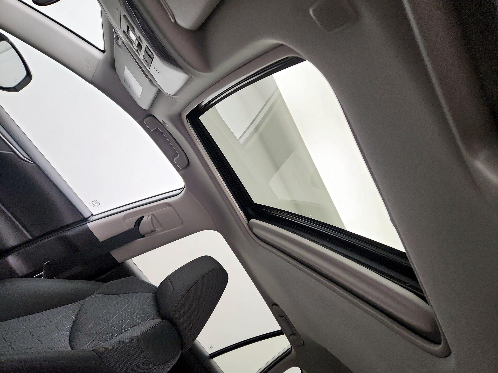 Thumbnail: 2025 Toyota RAV4 - 19