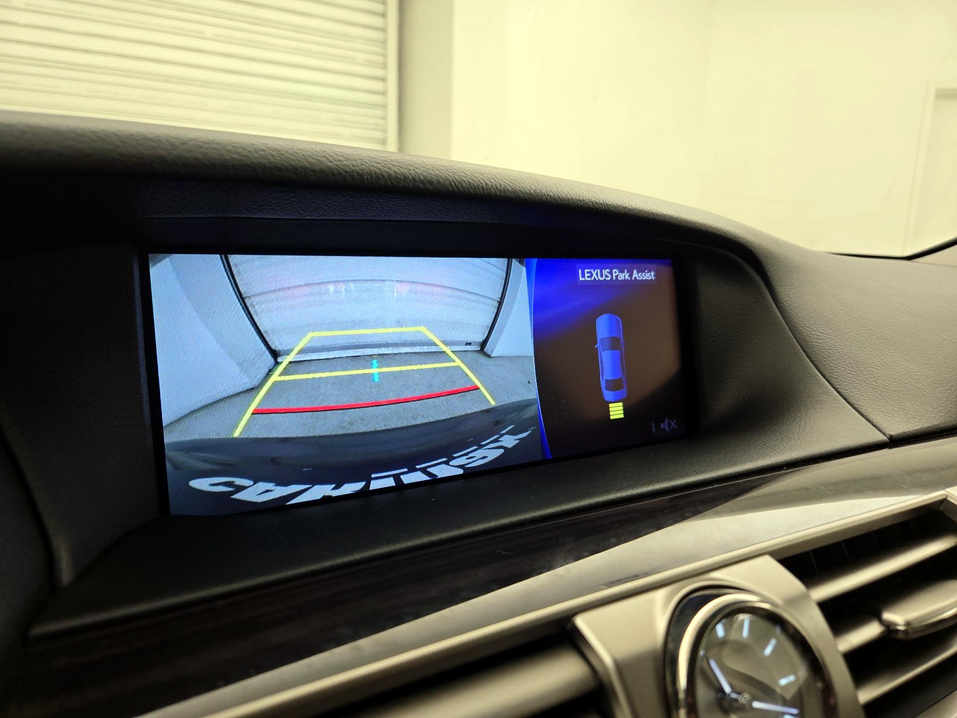 Thumbnail: 2016 Lexus LS - 13