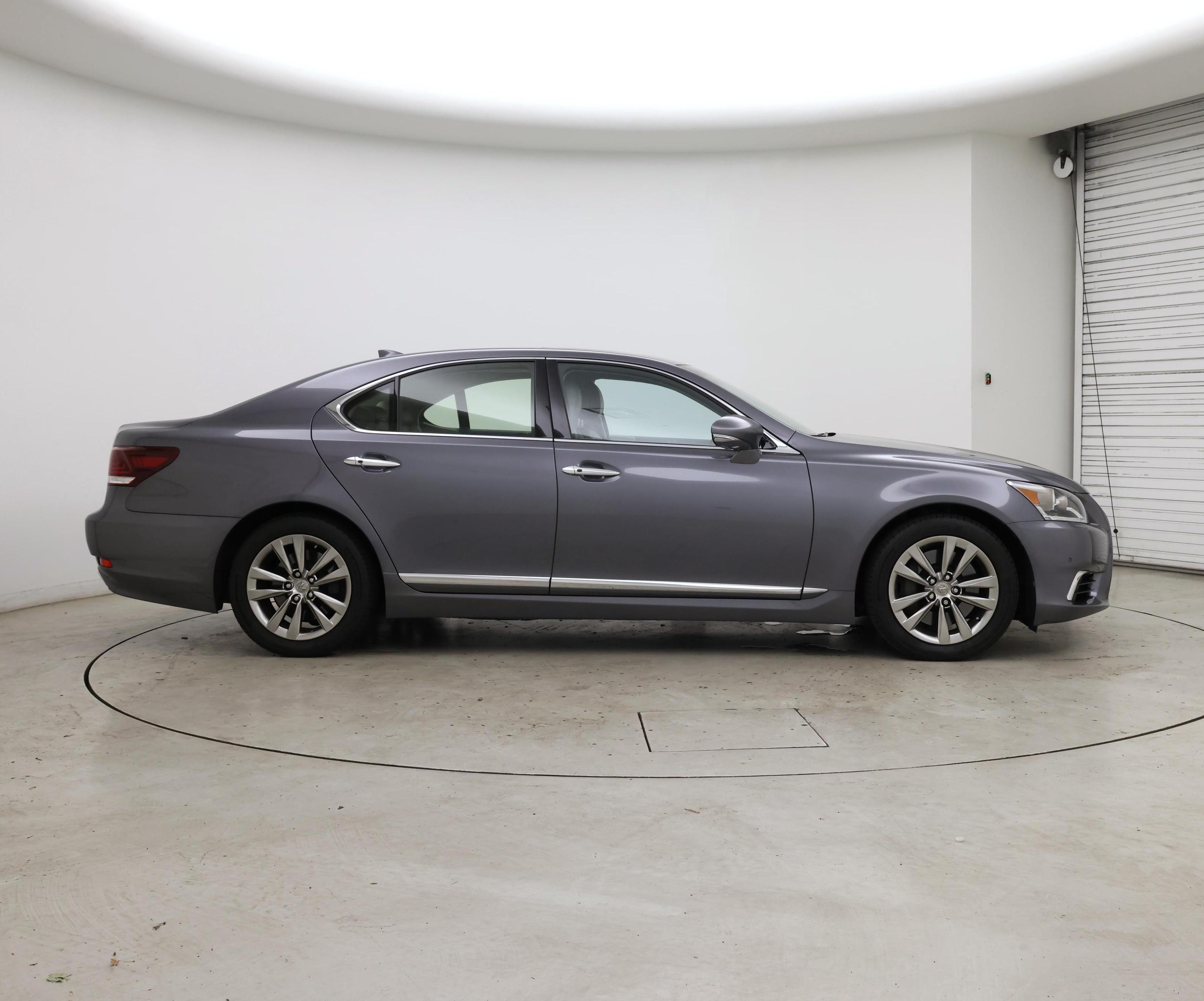 Thumbnail: 2016 Lexus LS - 7