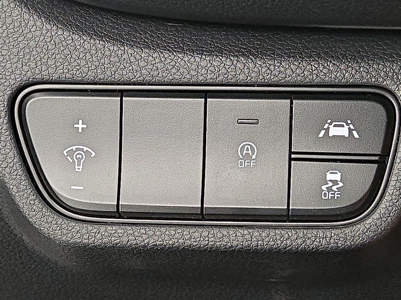 2021 Kia Seltos S - Photo 14