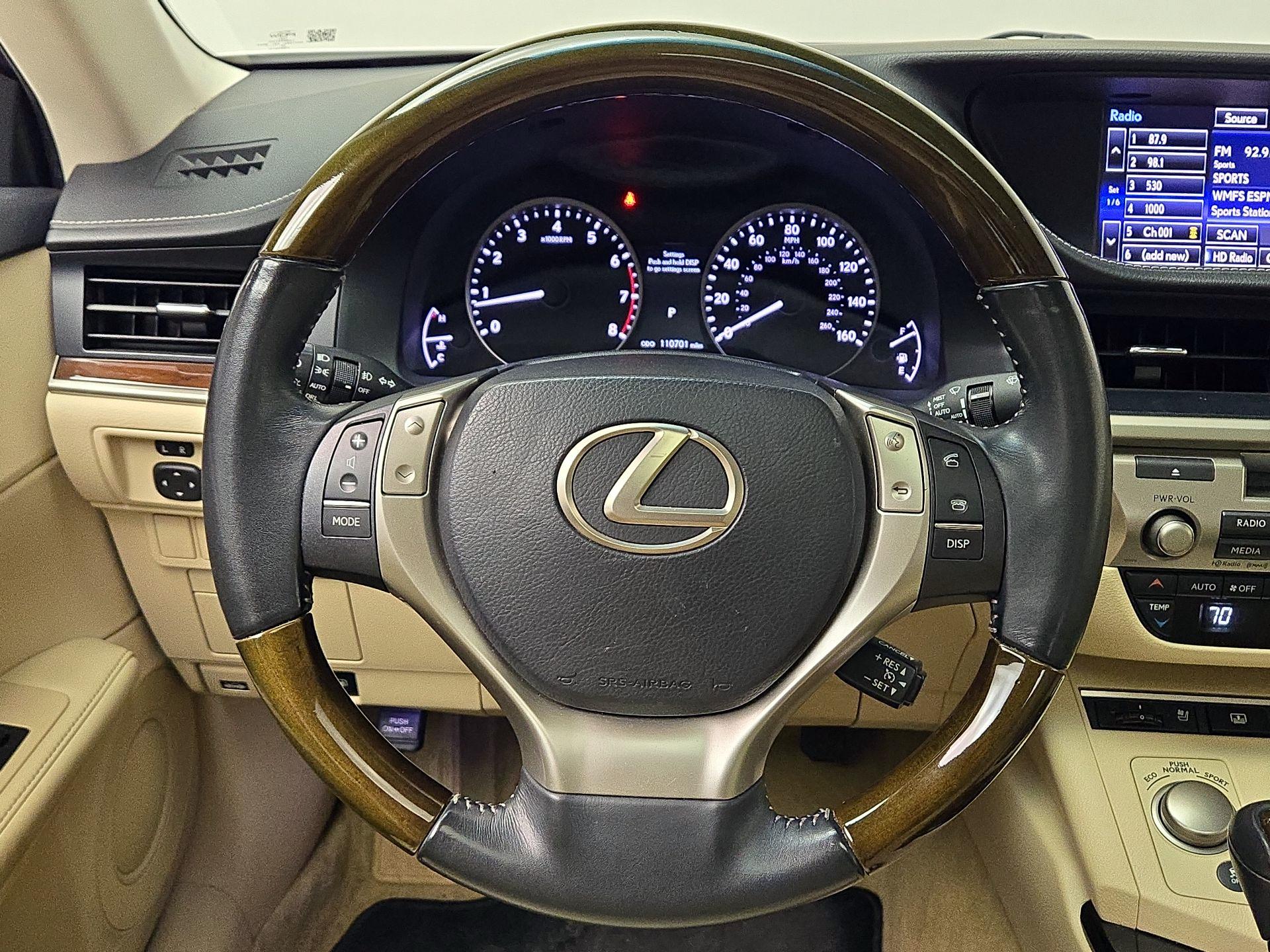Thumbnail: 2015 Lexus ES - 10
