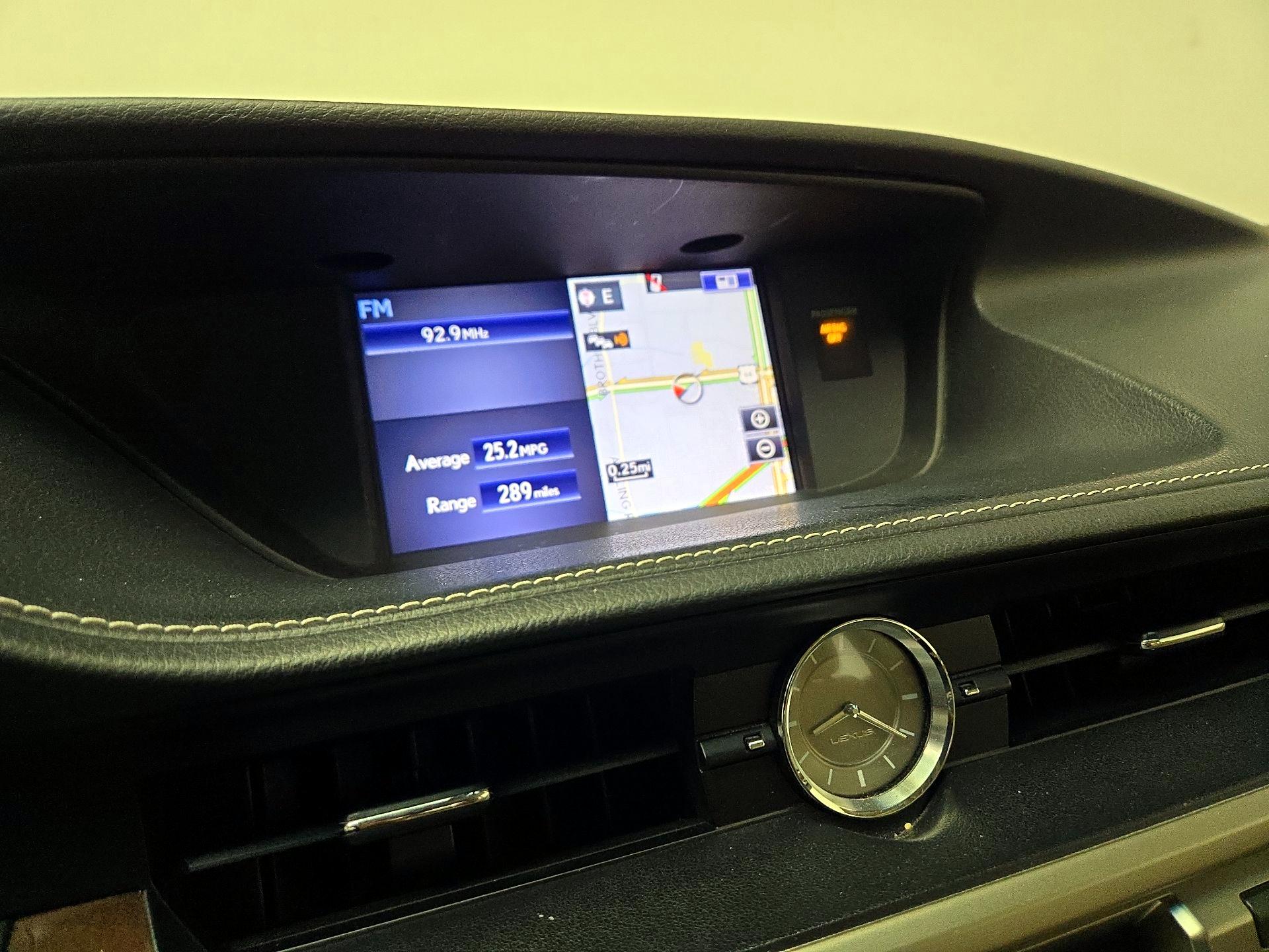 Thumbnail: 2015 Lexus ES - 14