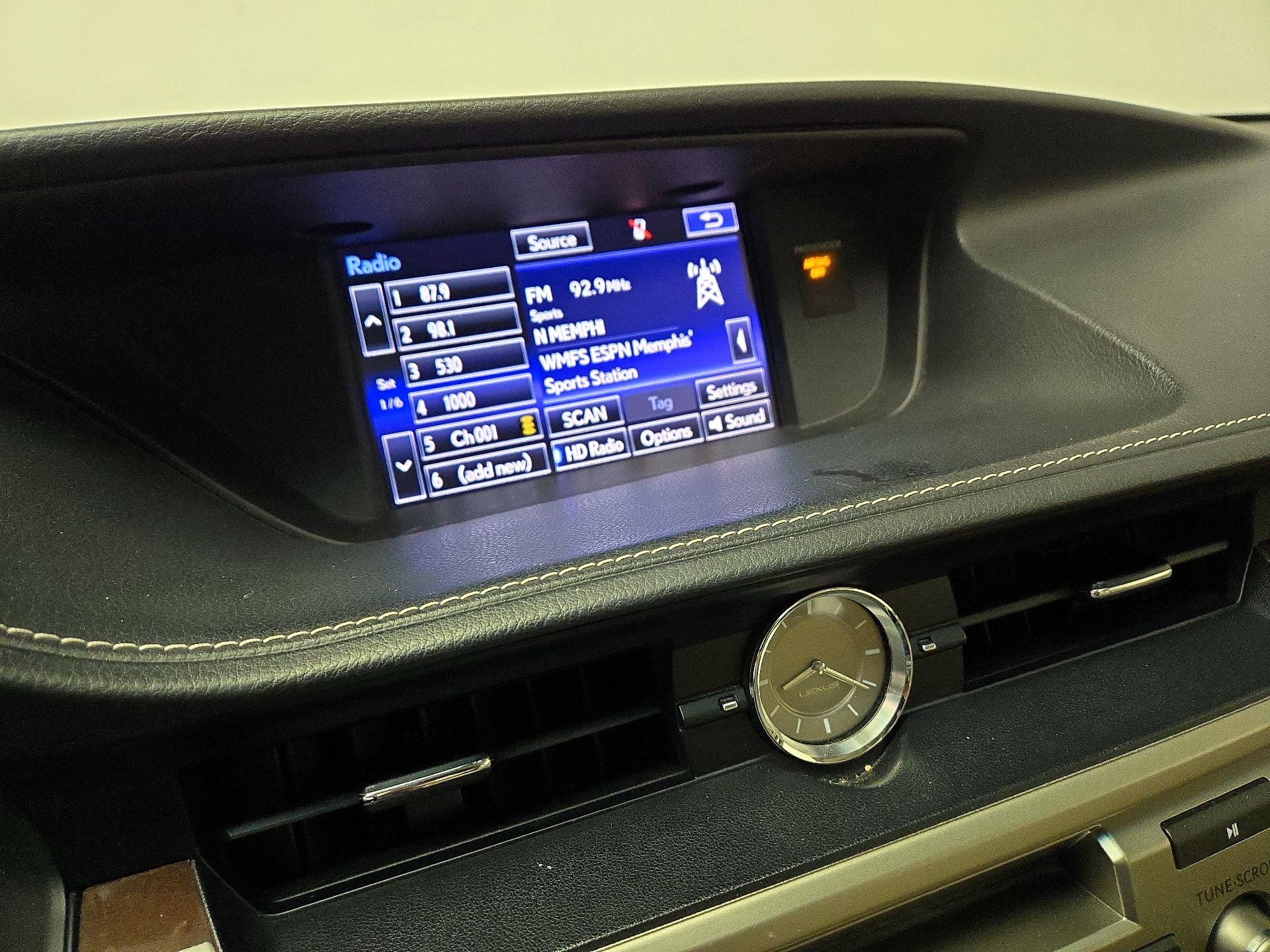 Thumbnail: 2015 Lexus ES - 16