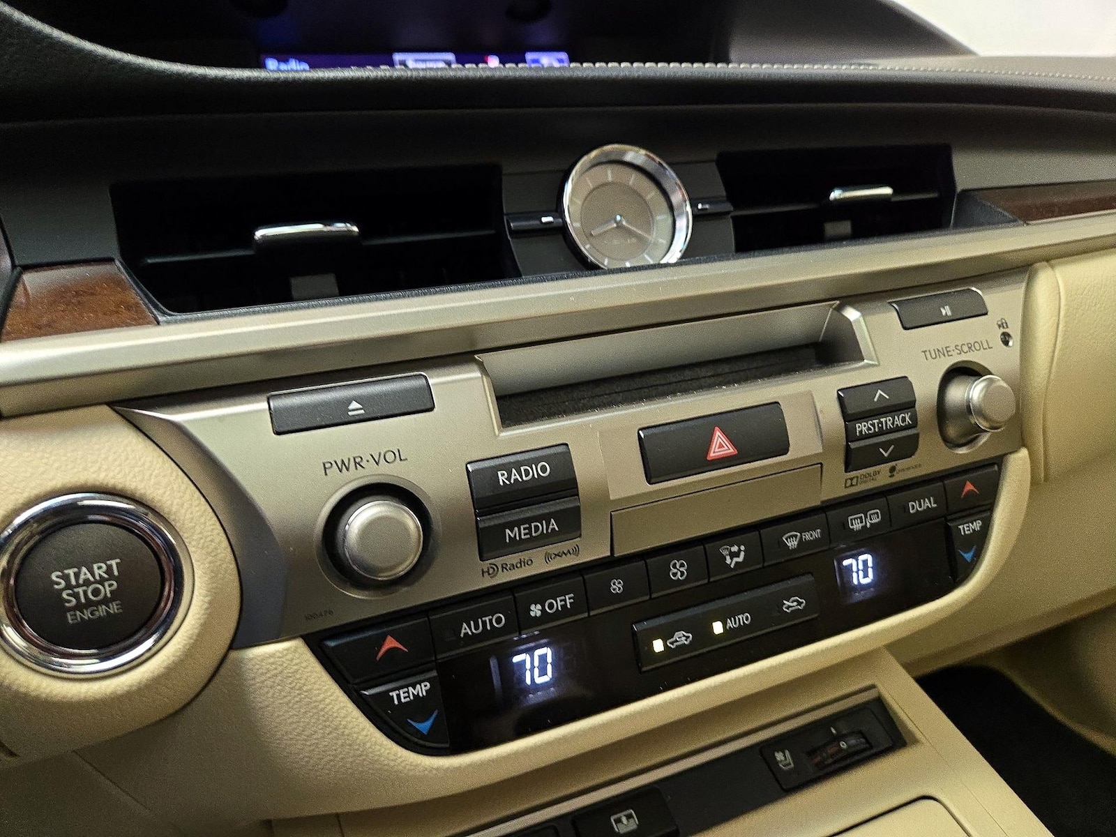 2015 Lexus ES 350 - Photo 18