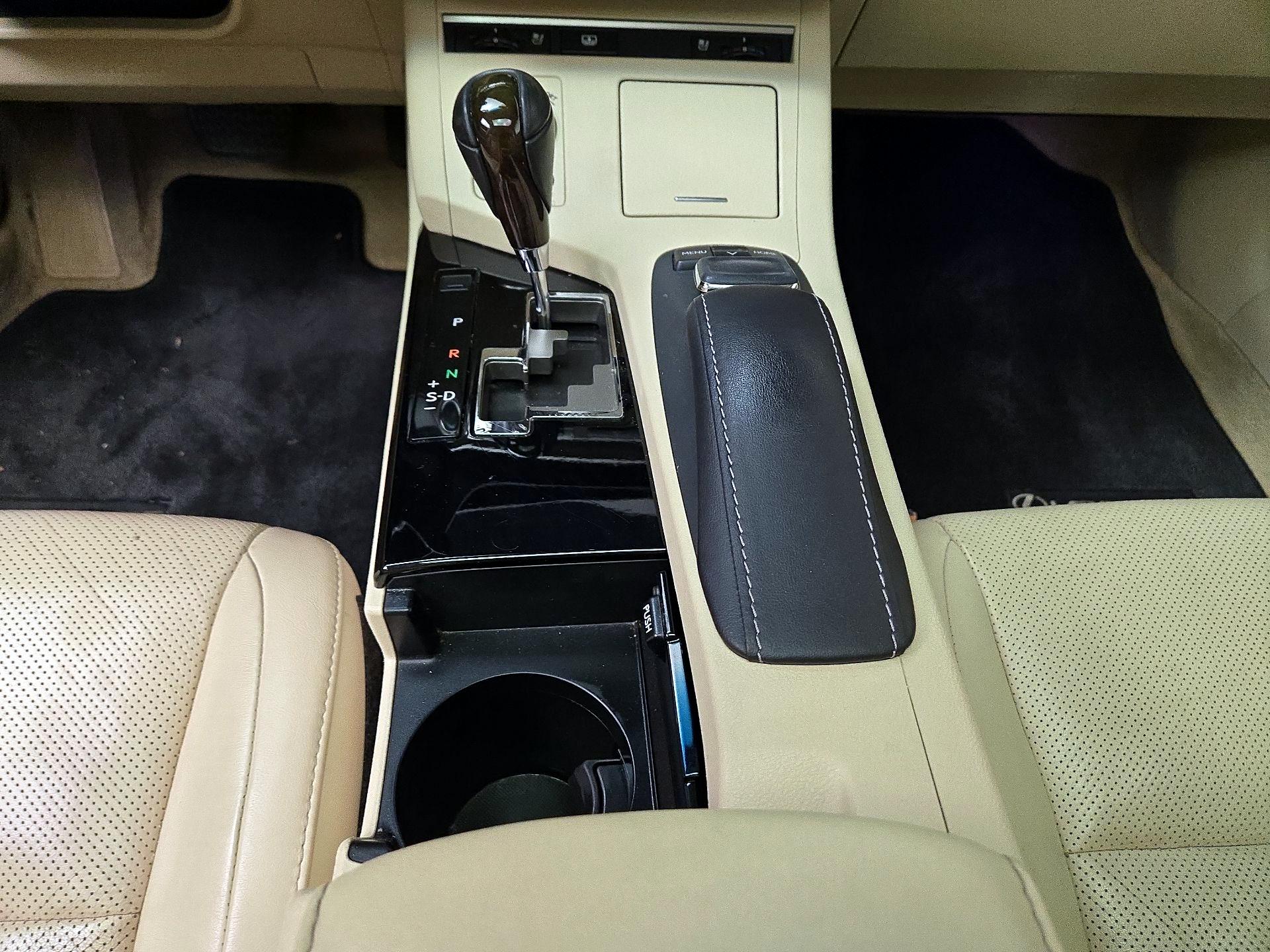Thumbnail: 2015 Lexus ES - 18