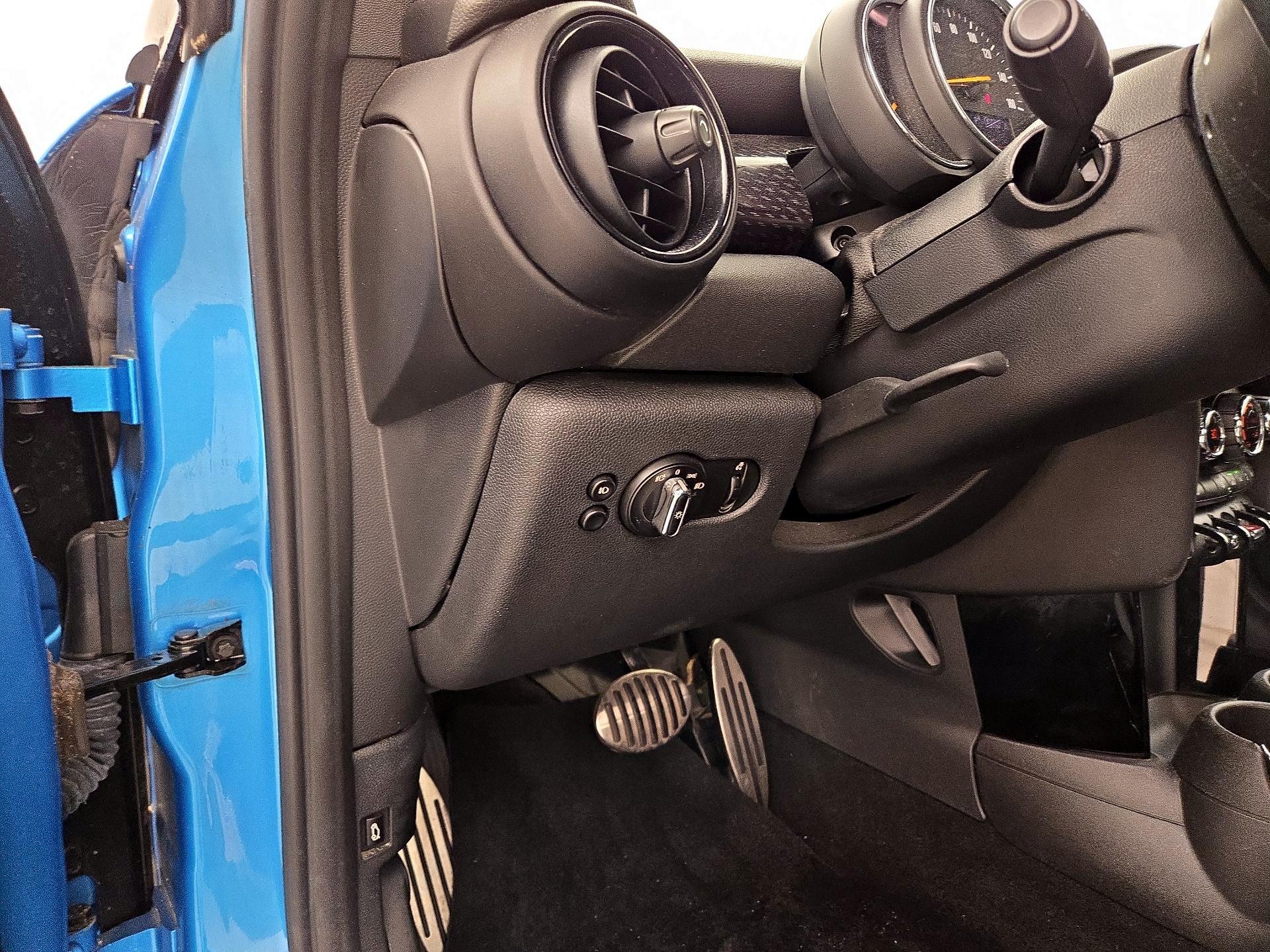 Thumbnail: 2017 MINI Cooper - 13