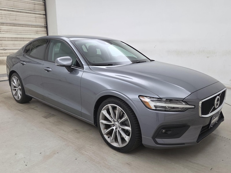 2021 Volvo S60 T6 Momentum -
                  Sterling, VA