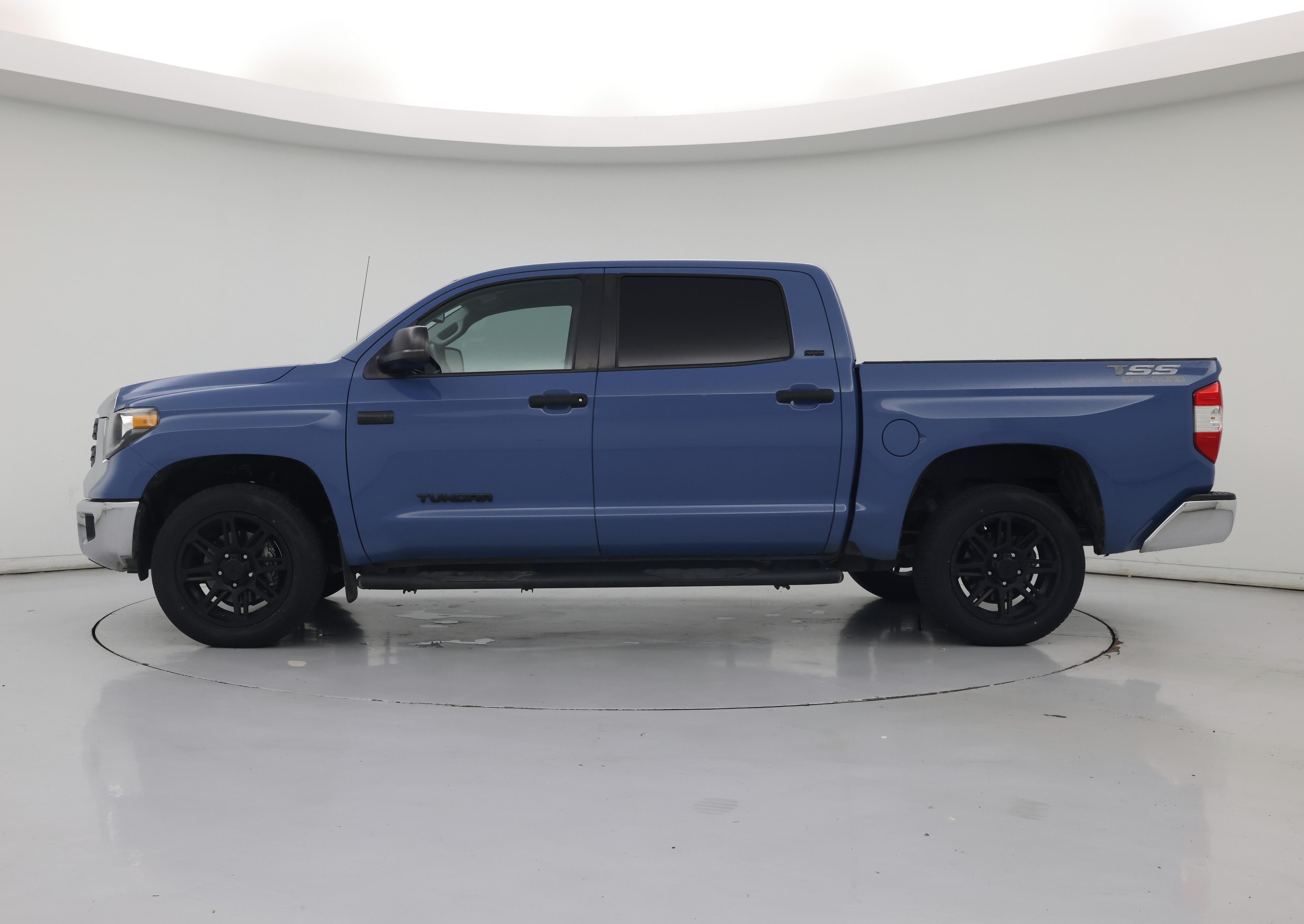 Thumbnail: 2019 Toyota Tundra - 3