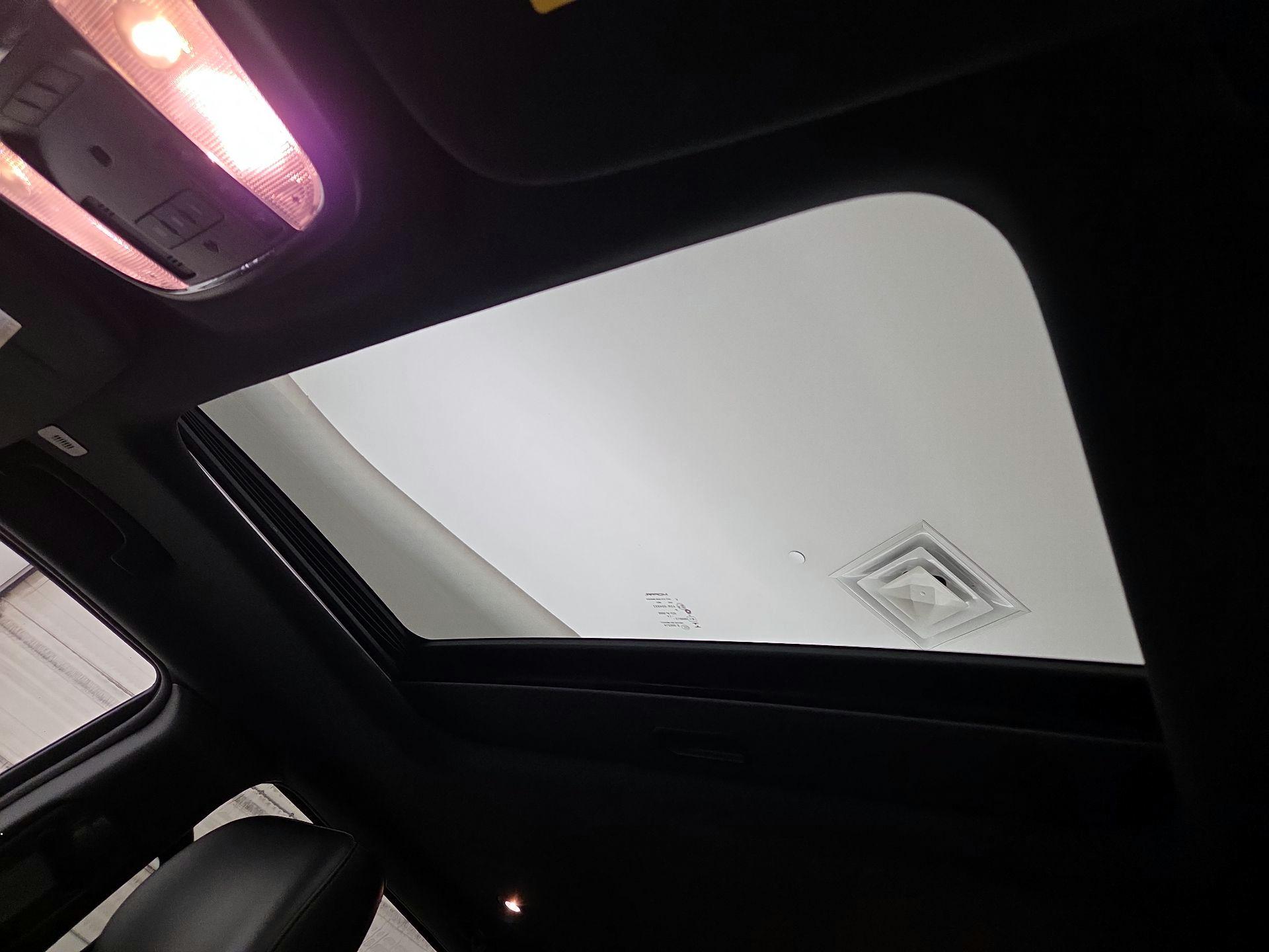 Thumbnail: 2020 Jeep Grand Cherokee - 20