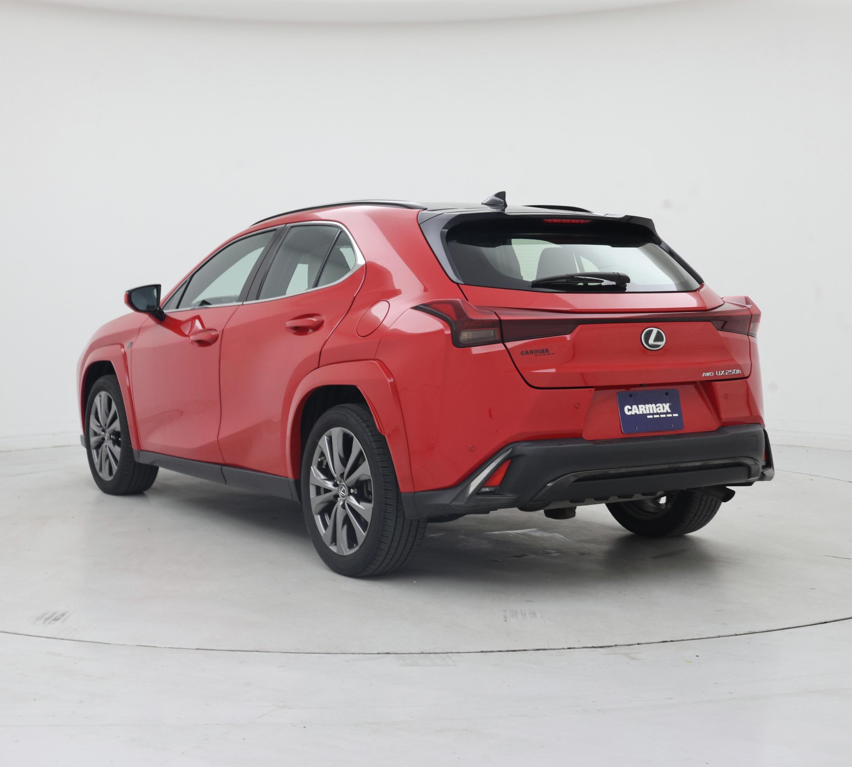 Thumbnail: 2023 Lexus UX - 2