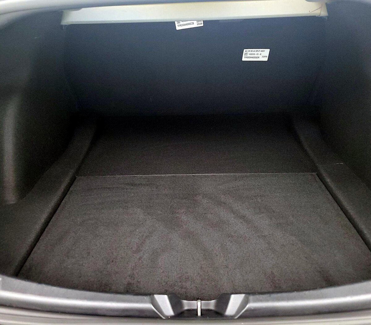 Trunk/Cargo (Seats Up)