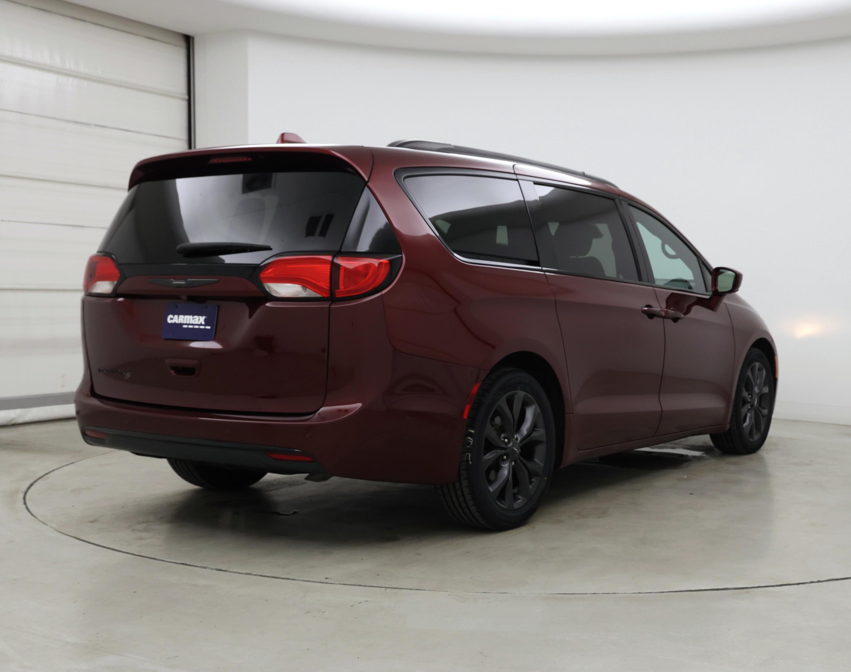 Thumbnail: 2020 Chrysler Pacifica - 8