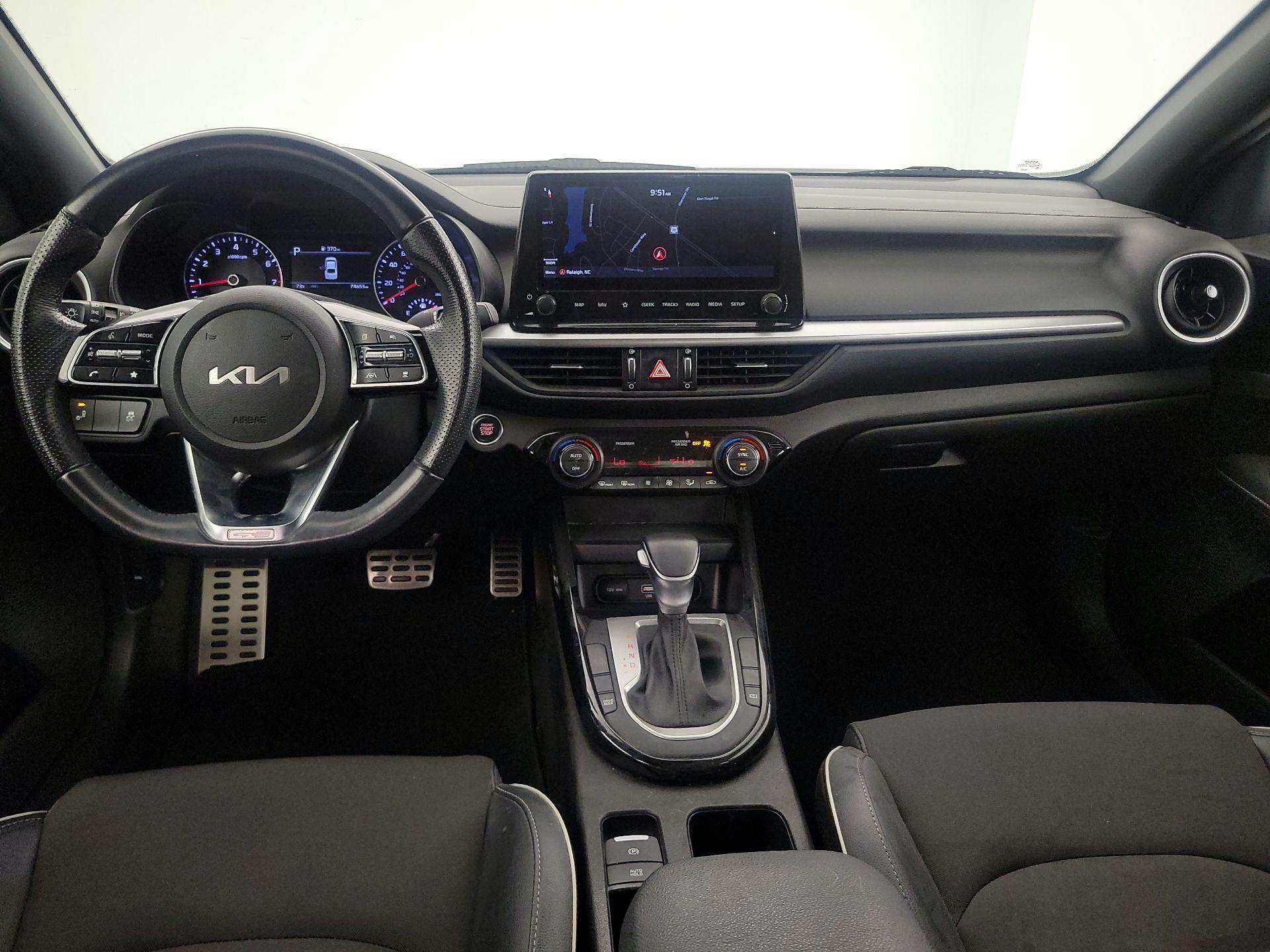 Thumbnail: 2022 Kia Forte - 9