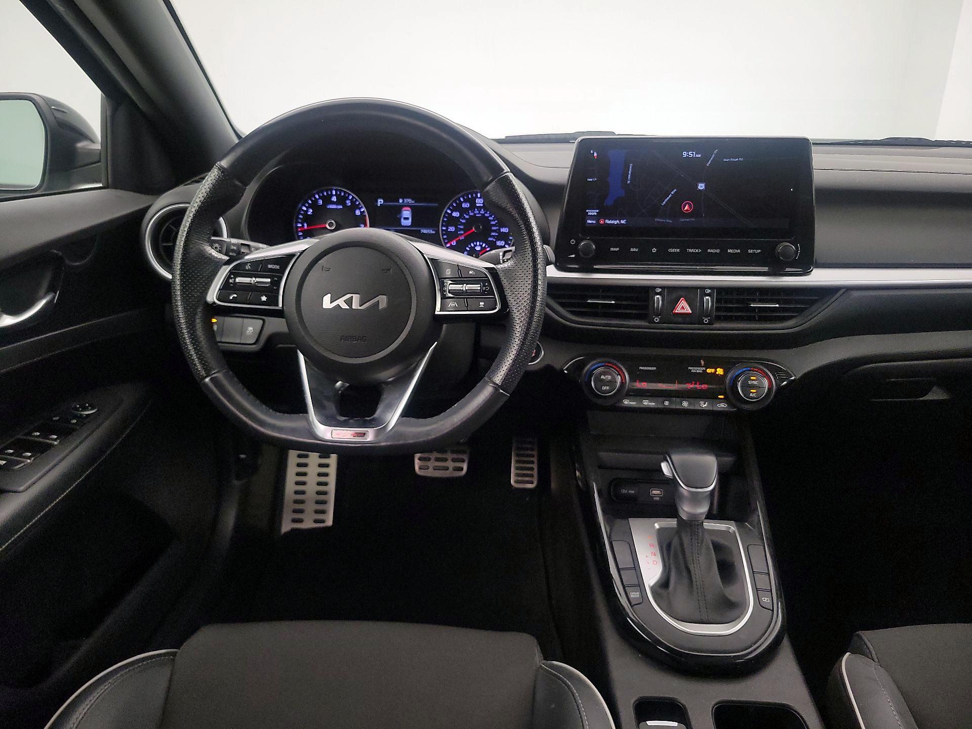 Thumbnail: 2022 Kia Forte - 10
