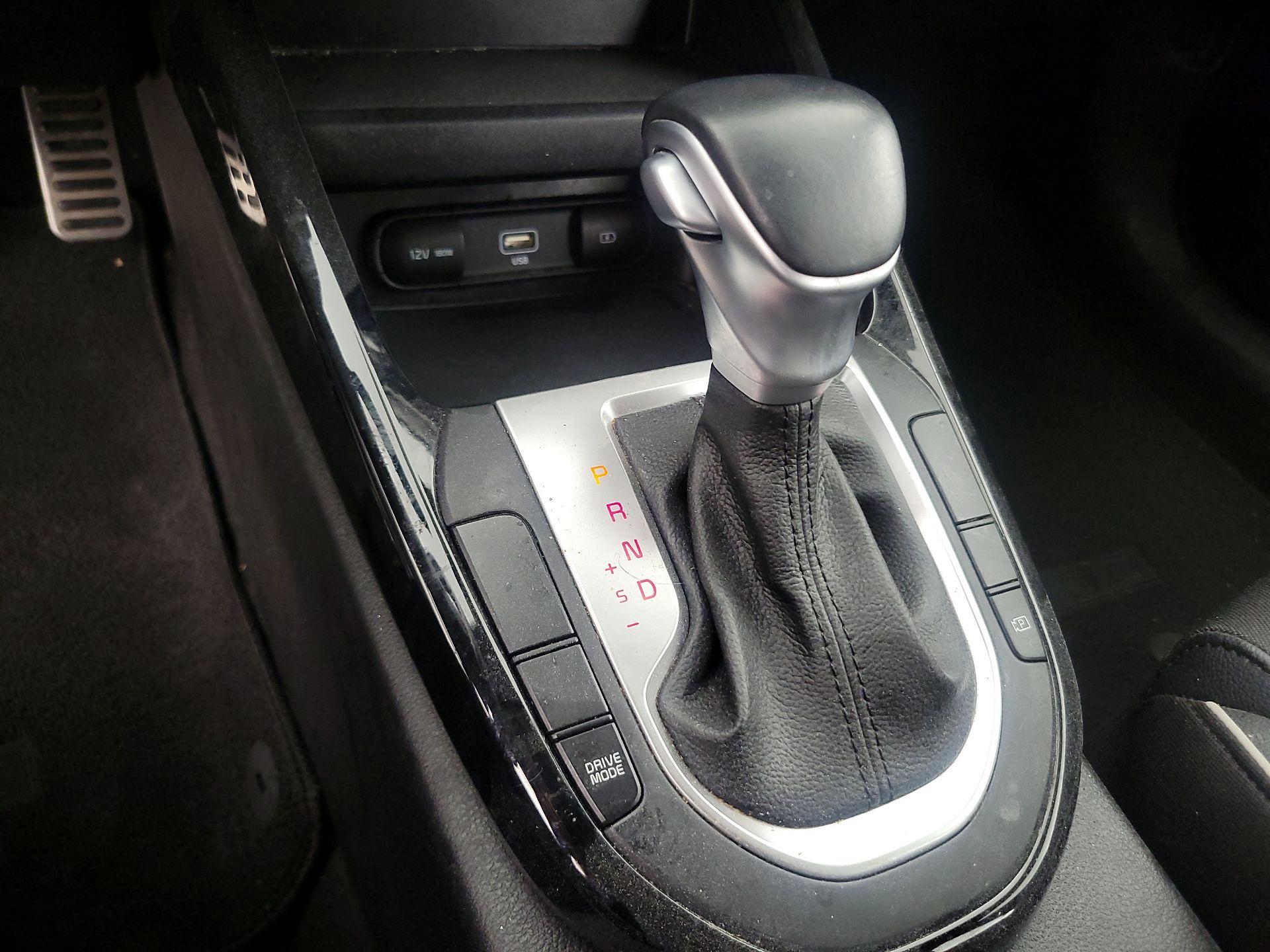 Thumbnail: 2022 Kia Forte - 18