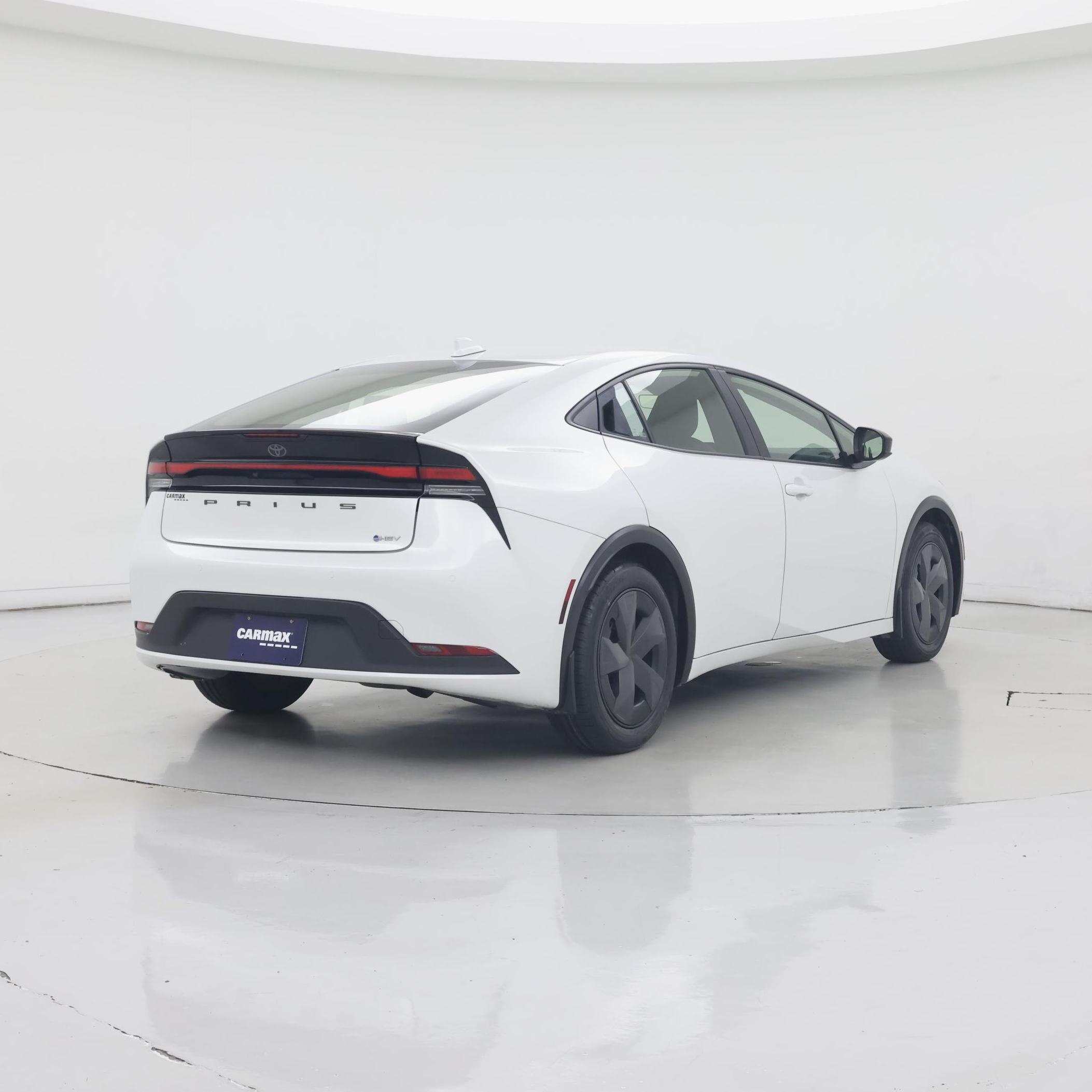 Thumbnail: 2024 Toyota Prius - 8