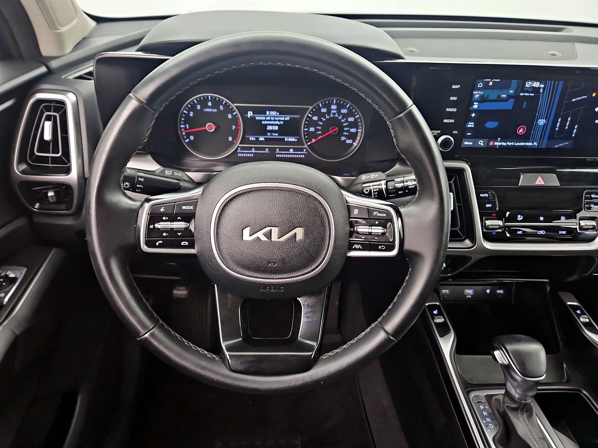 Thumbnail: 2023 Kia Sorento - 10
