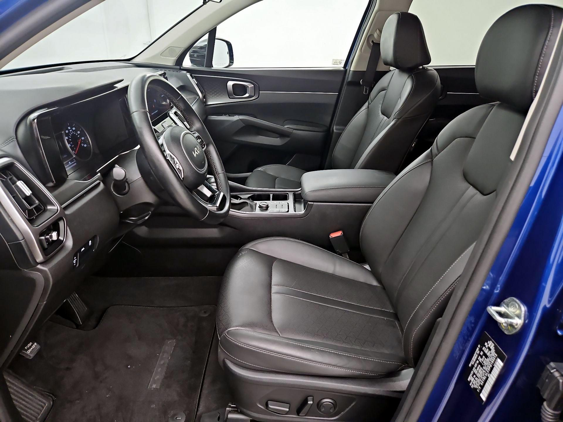 Thumbnail: 2023 Kia Sorento - 11