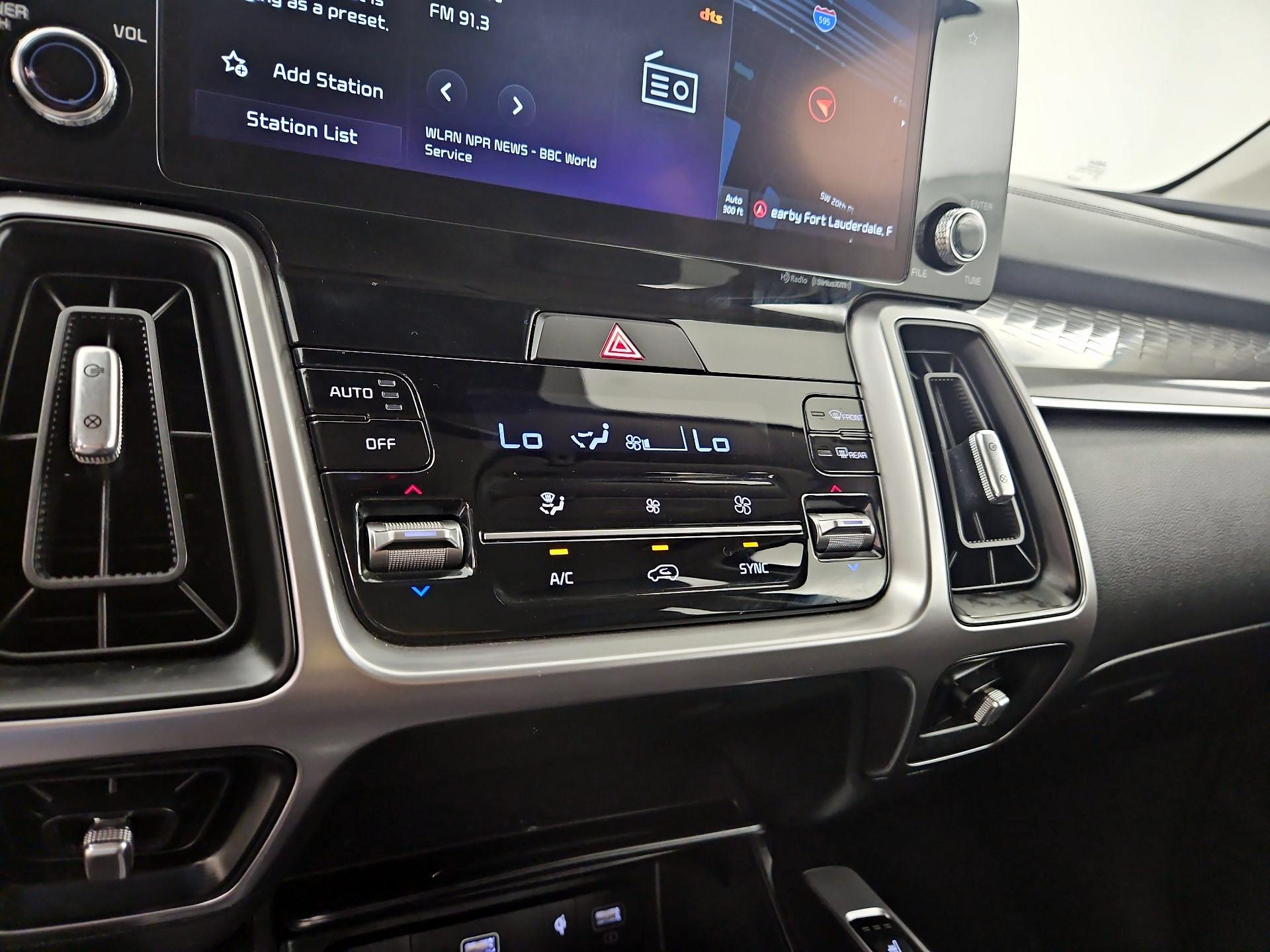 Thumbnail: 2023 Kia Sorento - 17