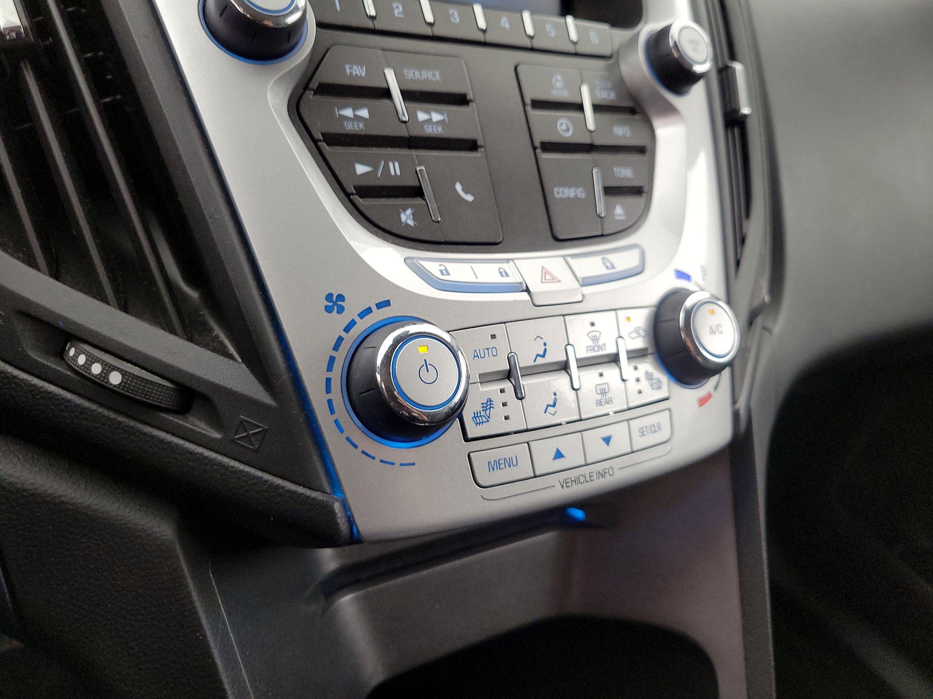 Thumbnail: 2014 Chevrolet Equinox - 16