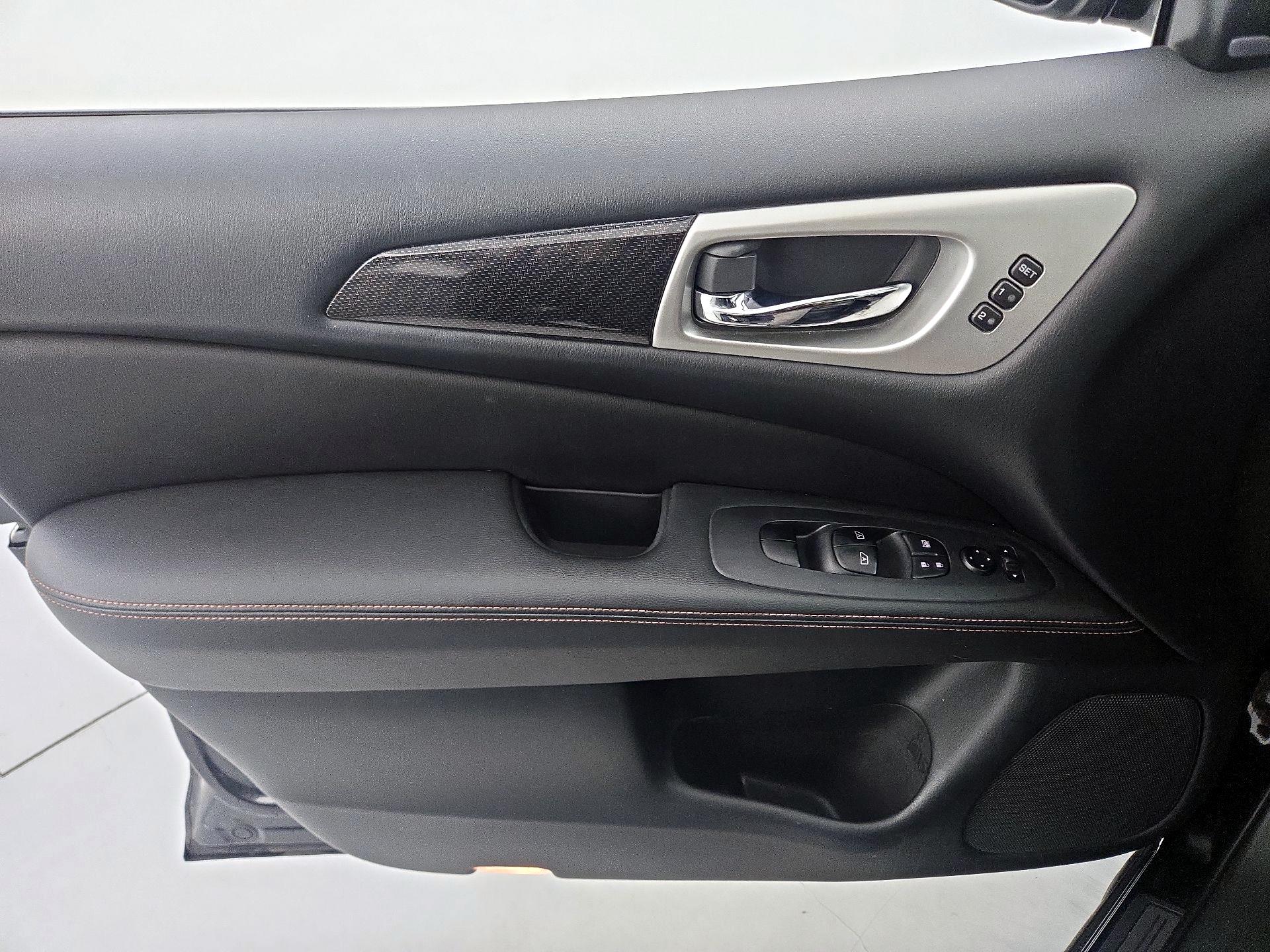 Thumbnail: 2020 Nissan Pathfinder - 12