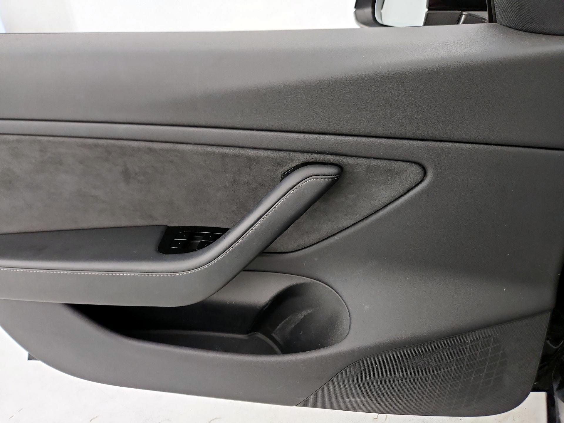 Thumbnail: 2019 Tesla Model 3 - 12