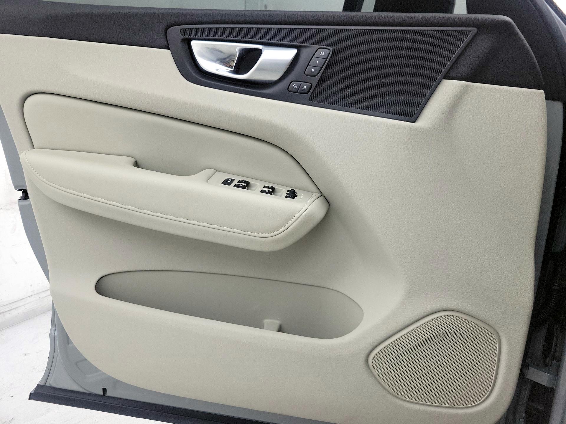 Thumbnail: 2024 Volvo XC60 - 12