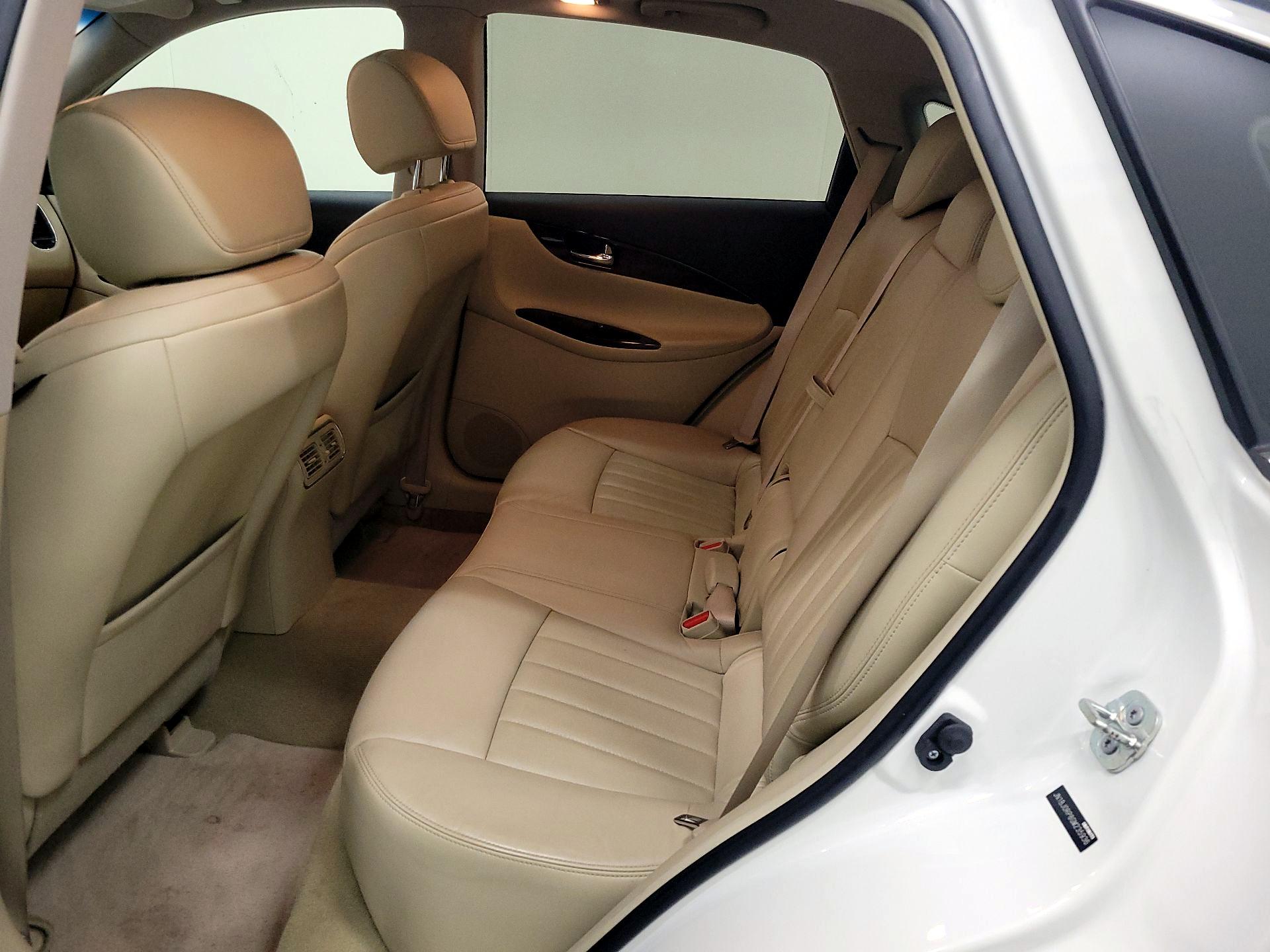 Thumbnail: 2016 INFINITI QX50 - 20