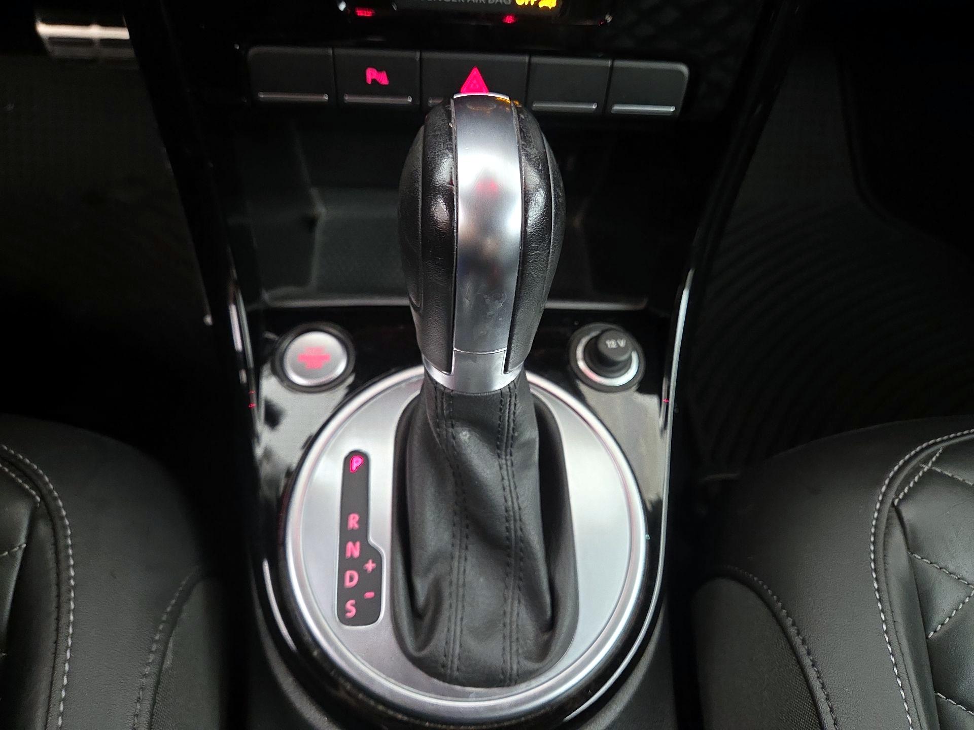 Thumbnail: 2019 Volkswagen Beetle - 17
